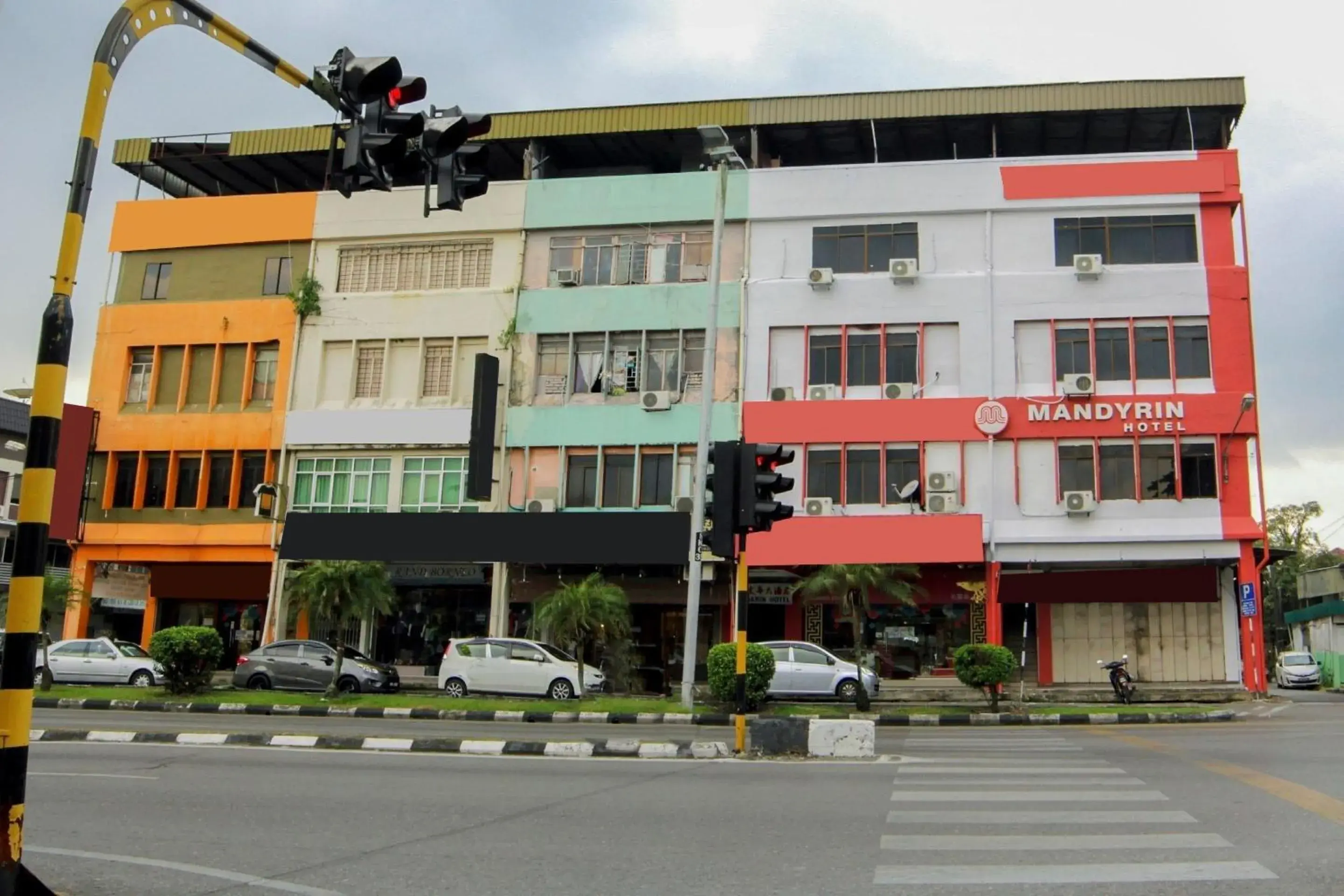 Facade/entrance in OYO 1173 Mandyrin Hotel Facade/entrance in OYO 1173 Mandyrin Hotel