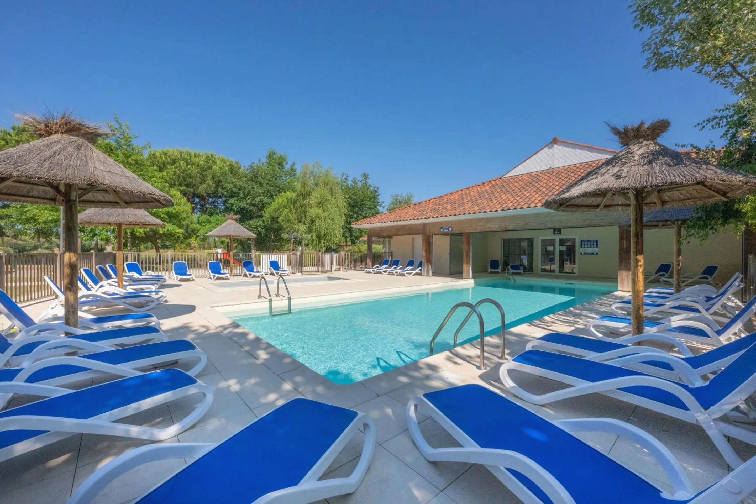 Swimming pool in Résidence Odalys Le Petit Pont