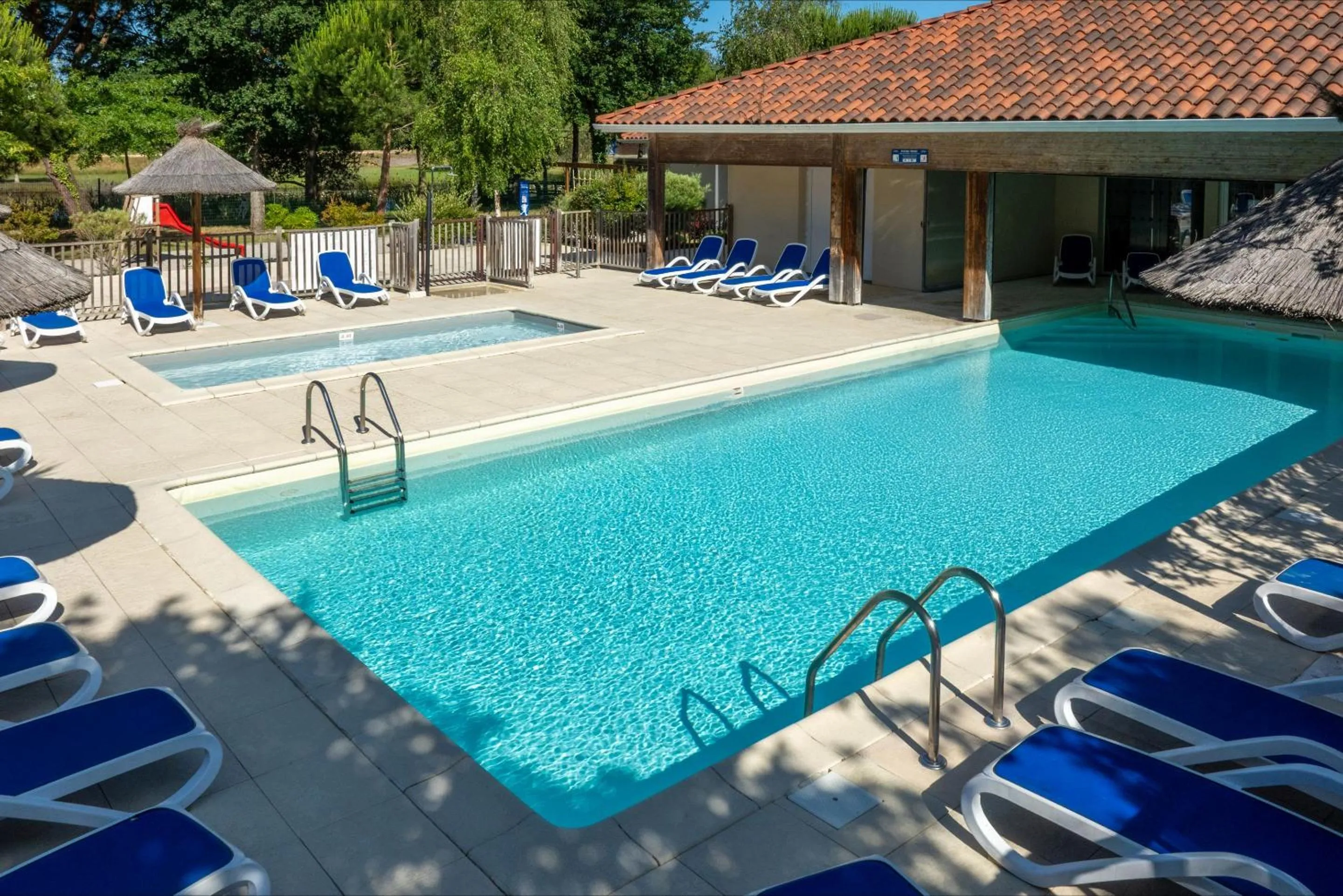 Swimming pool in Résidence Odalys Le Petit Pont