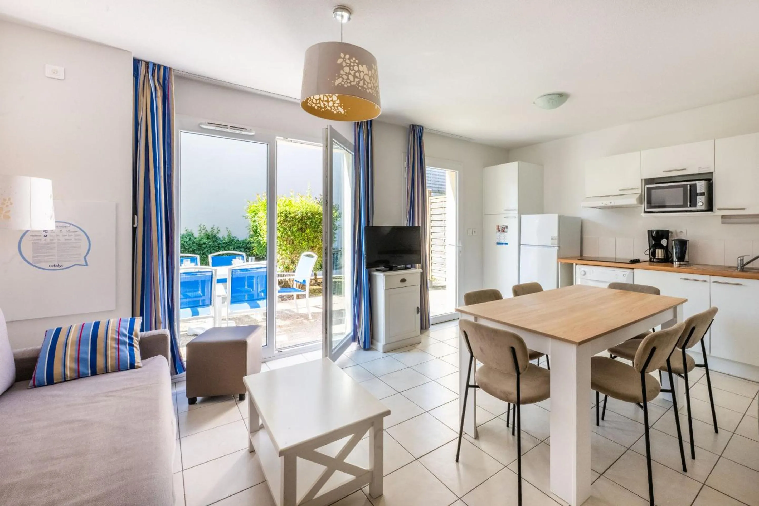 Dining area in Résidence Odalys Le Petit Pont