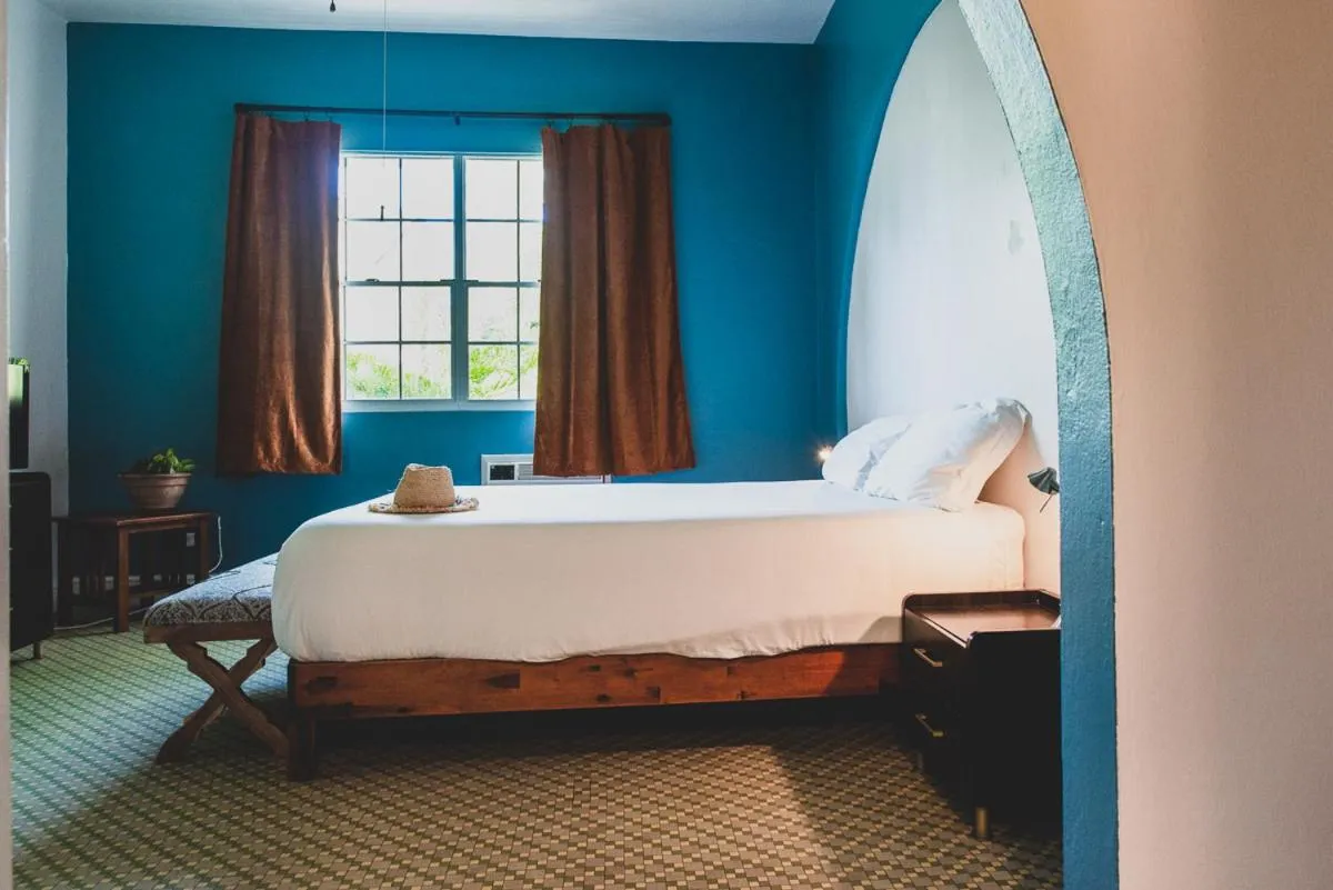 Bed in Numero Uno Beach House