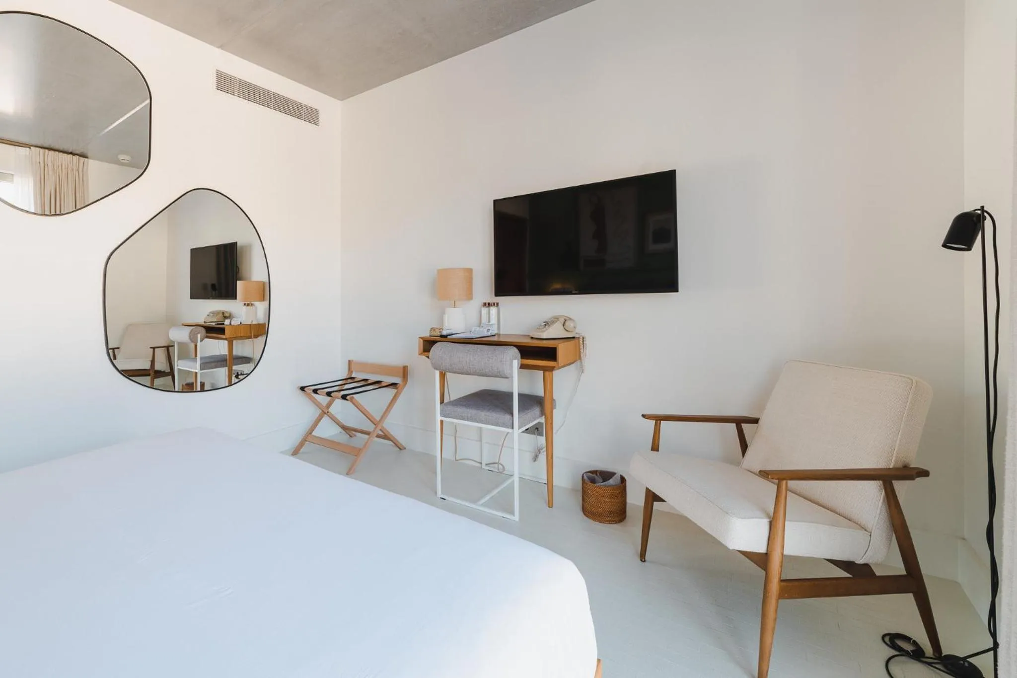 Photo of the whole room, Bed in Hôtel de La Plage