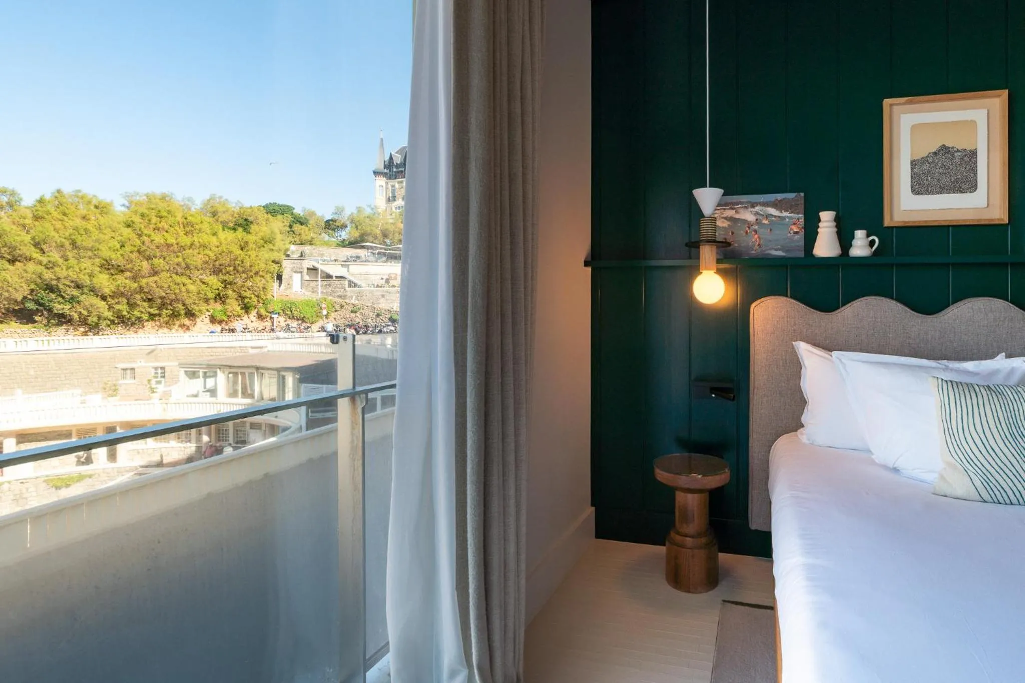 View (from property/room), Bed in Hôtel de La Plage