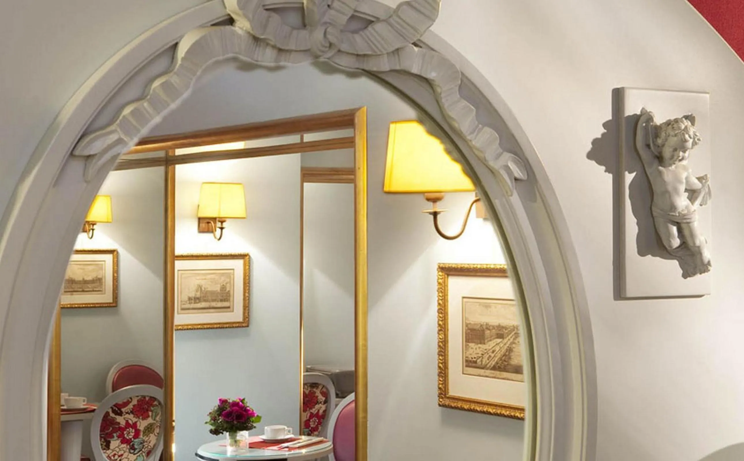 Decorative detail in Hotel Louvre Bons Enfants