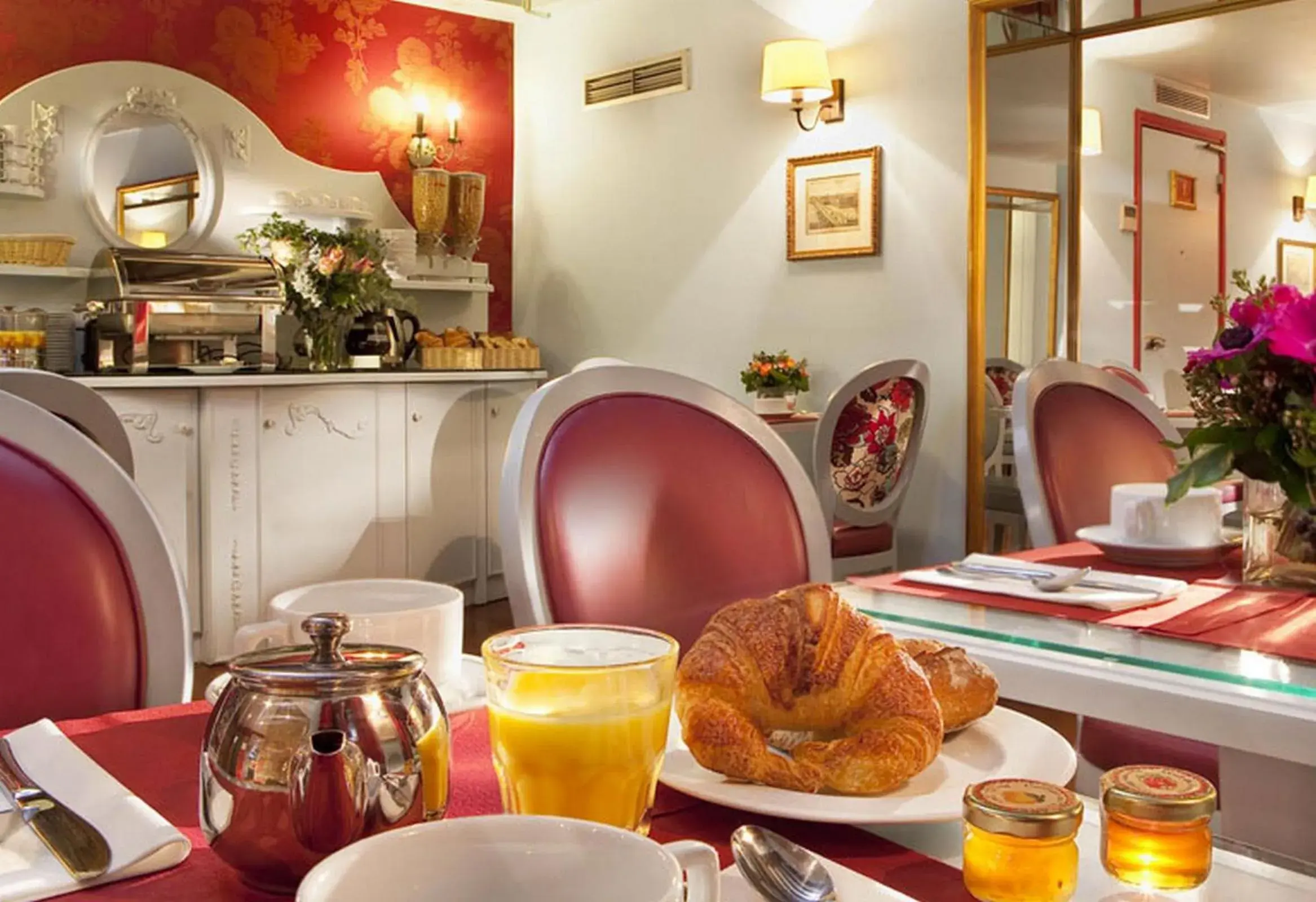 Restaurant/places to eat in Hotel Louvre Bons Enfants Restaurant/places to eat in Hotel Louvre Bons Enfants