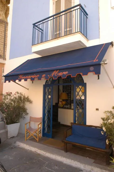 Facade/entrance in Hotel Gennarino A Mare