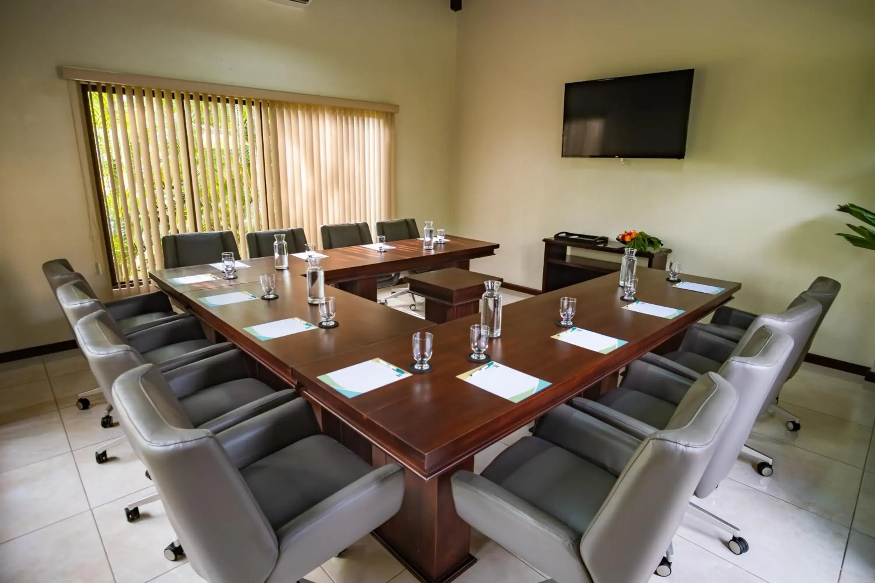 TV and multimedia in Hotel Lomas del Volcan TV and multimedia in Hotel Lomas del Volcan