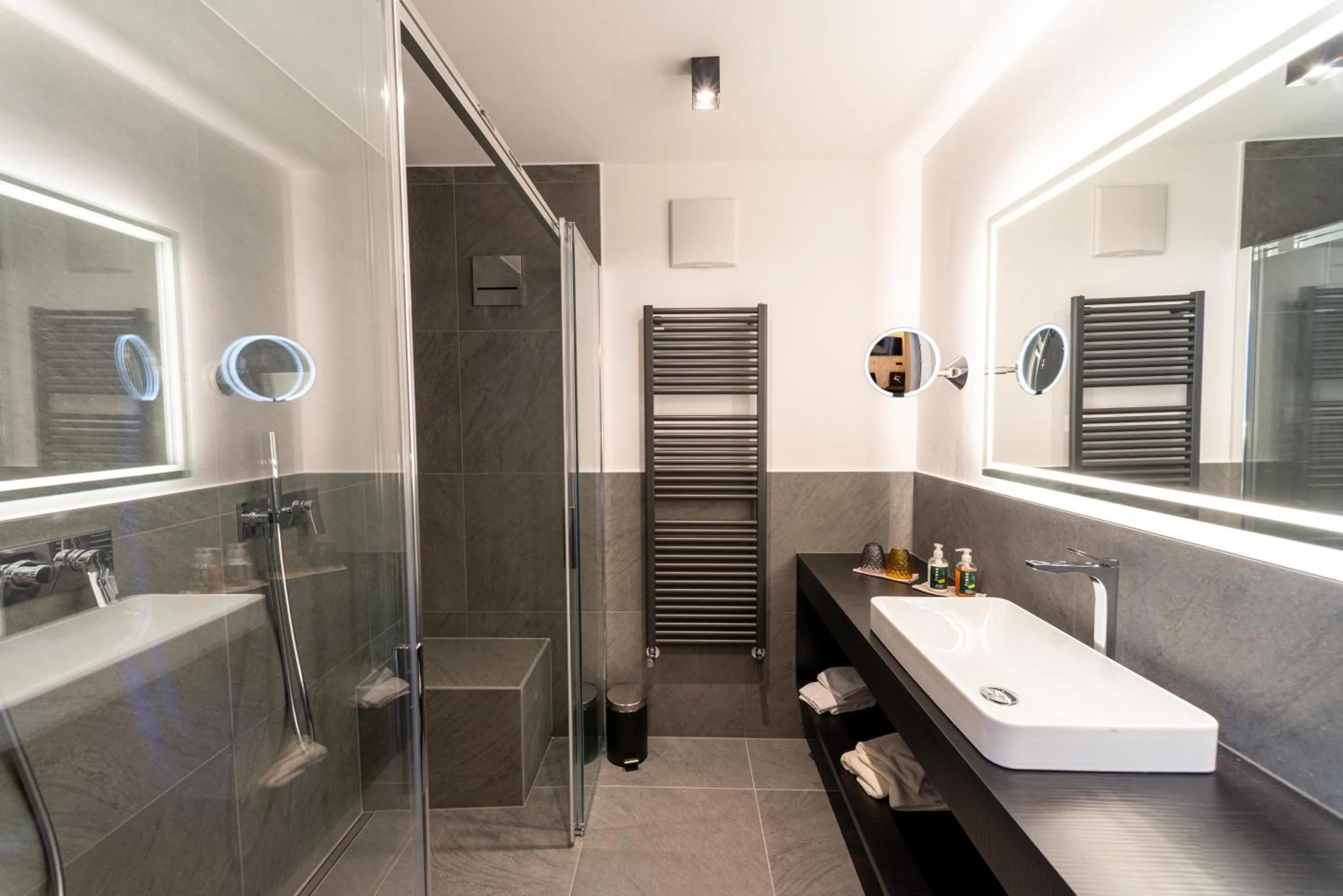 Shower in Penserhof - Alpine Hotel & Restaurant