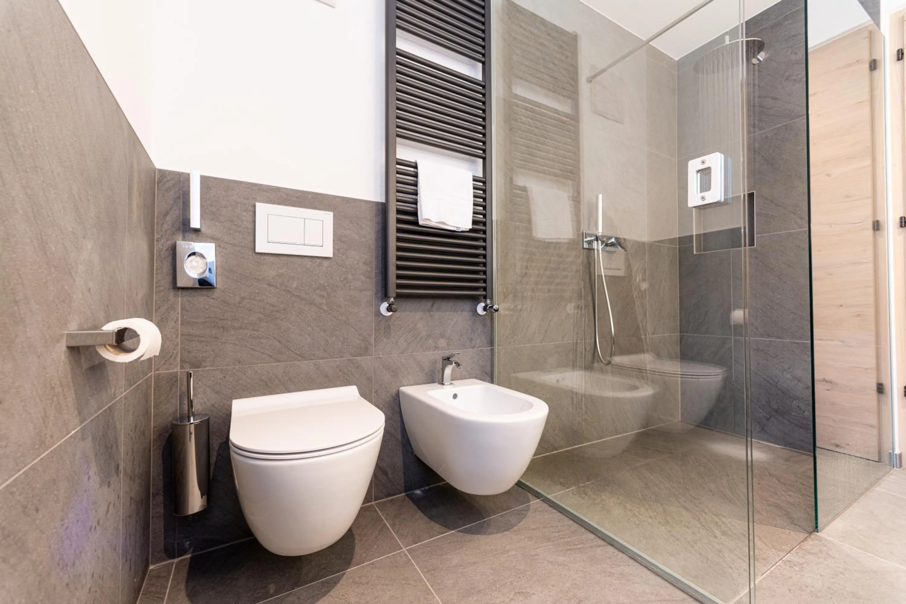 Shower in Penserhof - Alpine Hotel & Restaurant