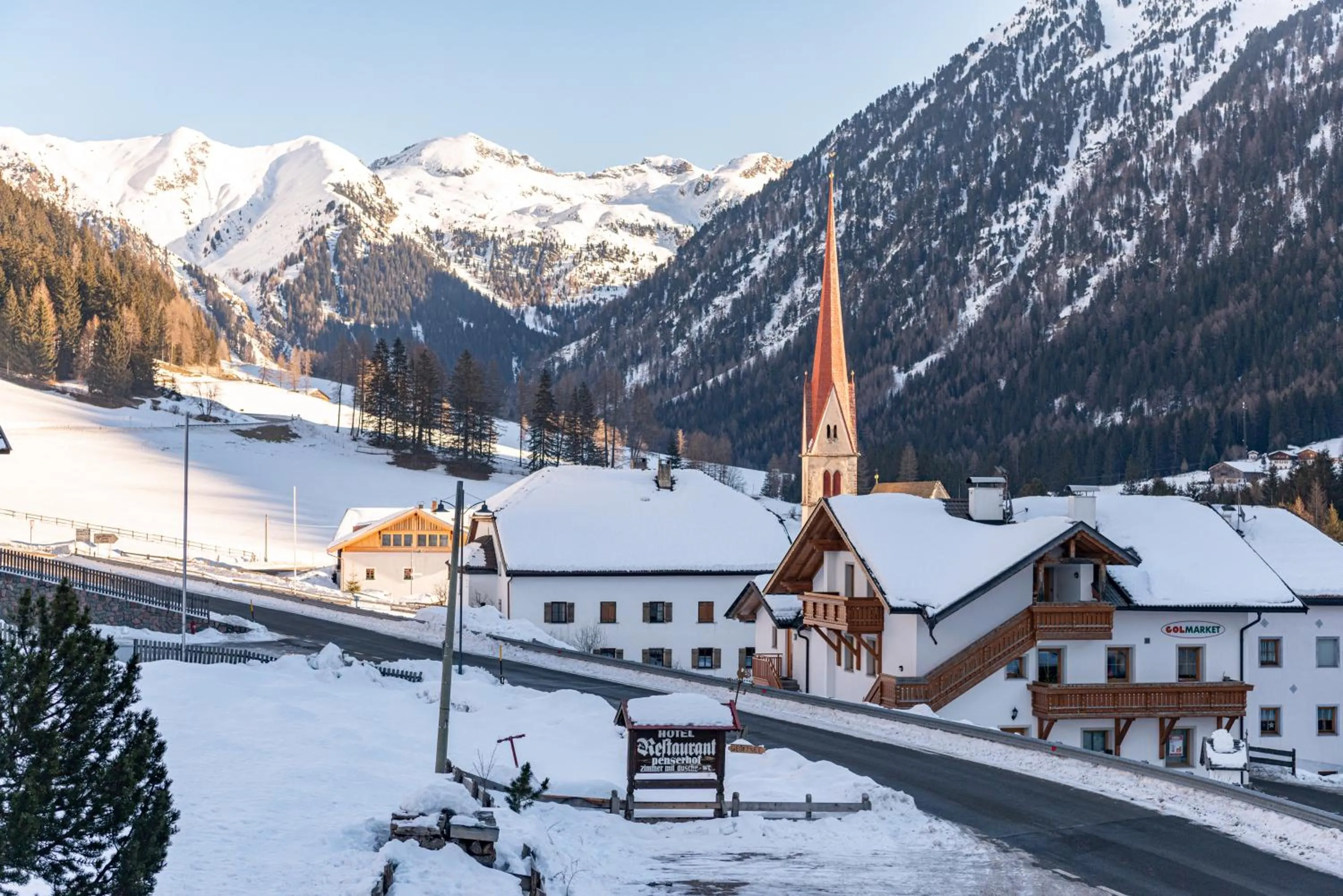 Winter in Penserhof - Alpine Hotel & Restaurant