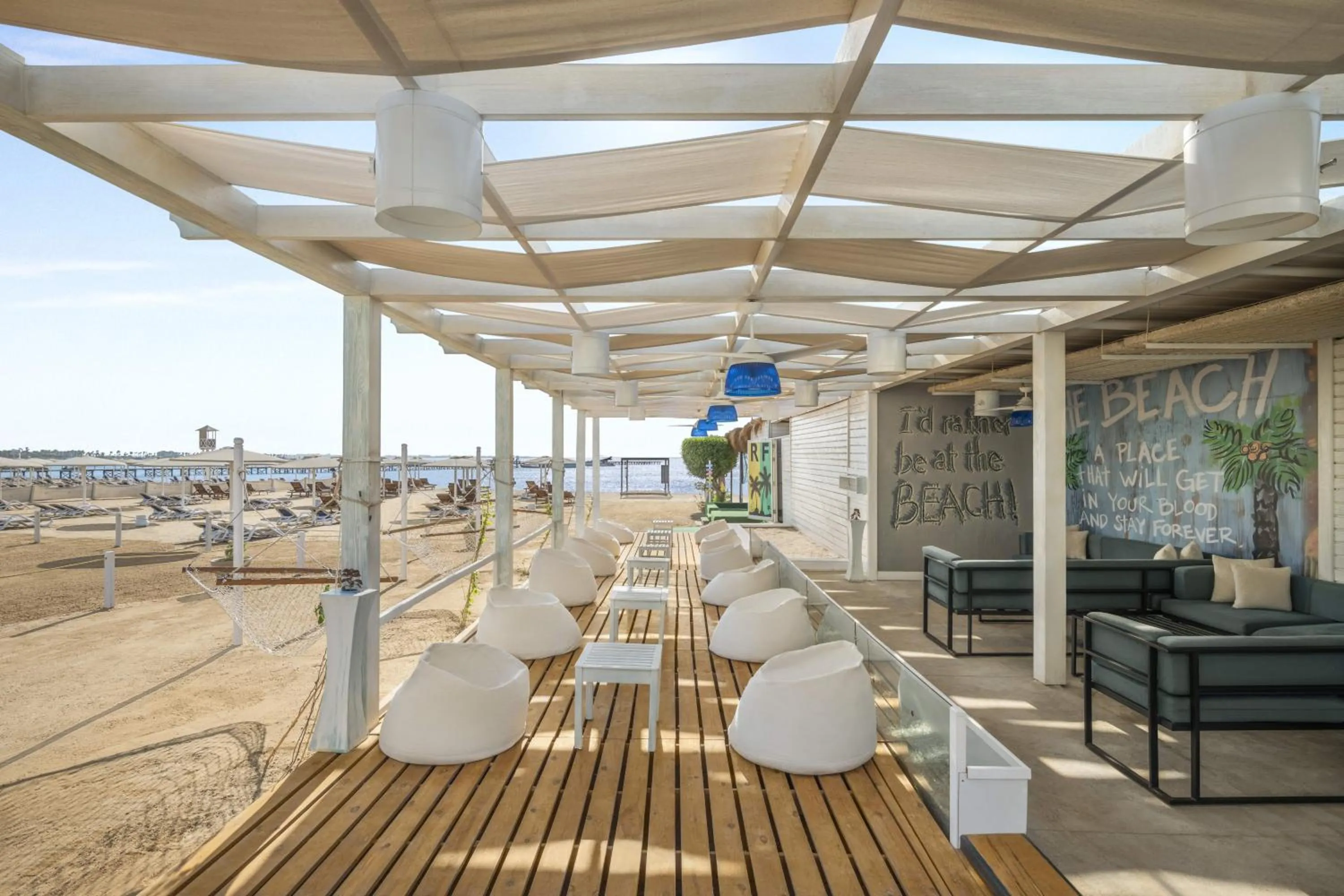 Lounge or bar in Movenpick Waterpark Resort & Spa Soma Bay