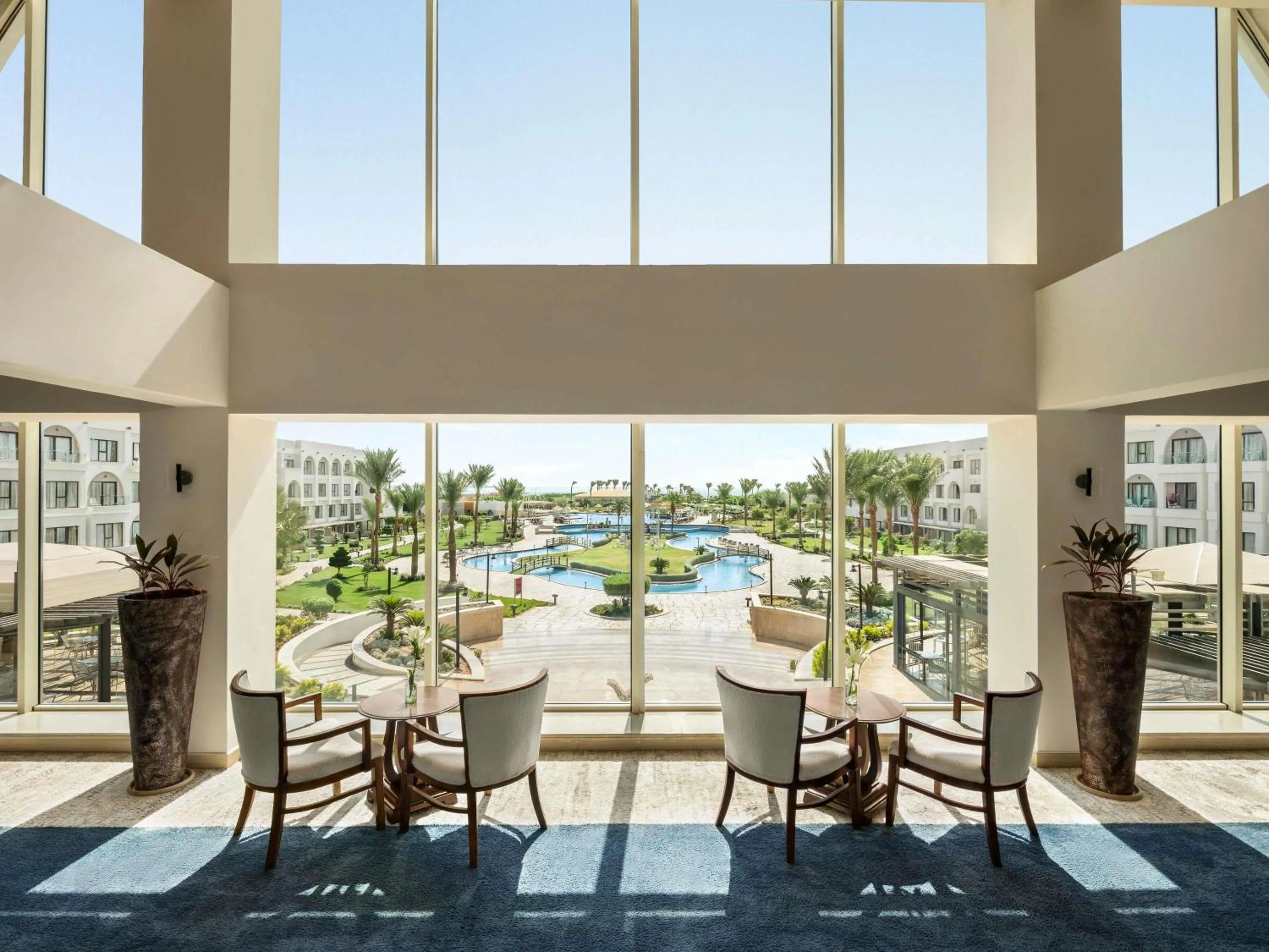 Lounge or bar in Movenpick Waterpark Resort & Spa Soma Bay