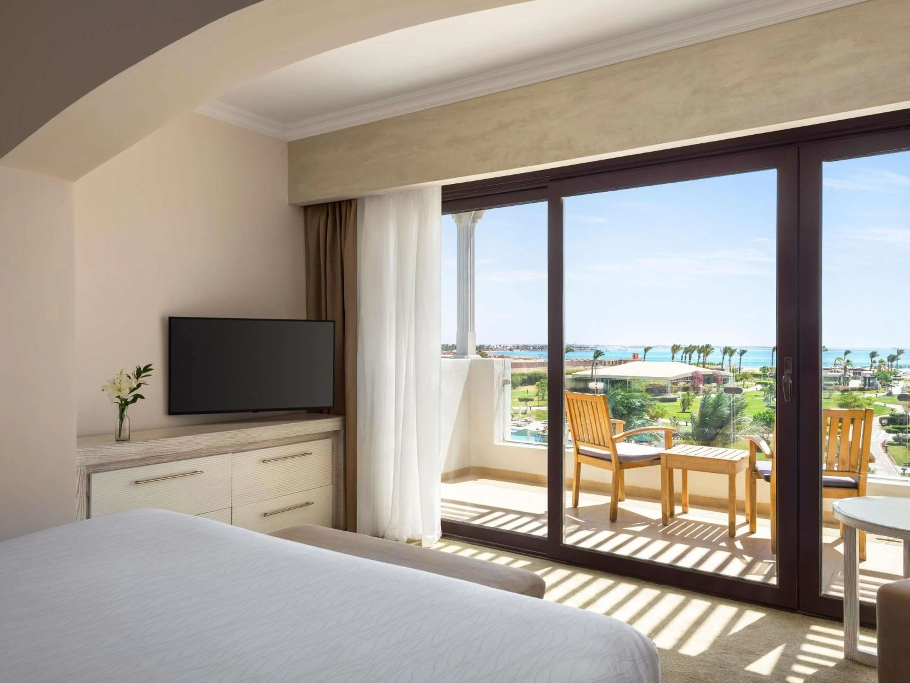 Bedroom, Bed in Movenpick Waterpark Resort & Spa Soma Bay