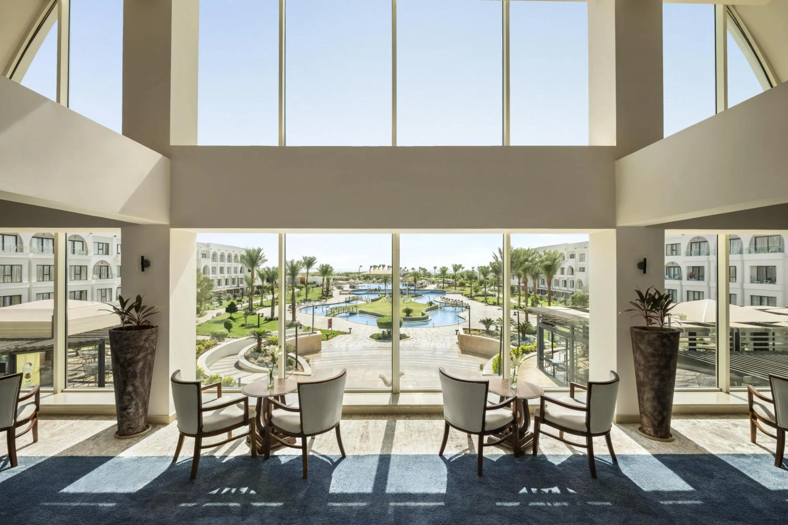 Lounge or bar in Movenpick Waterpark Resort & Spa Soma Bay