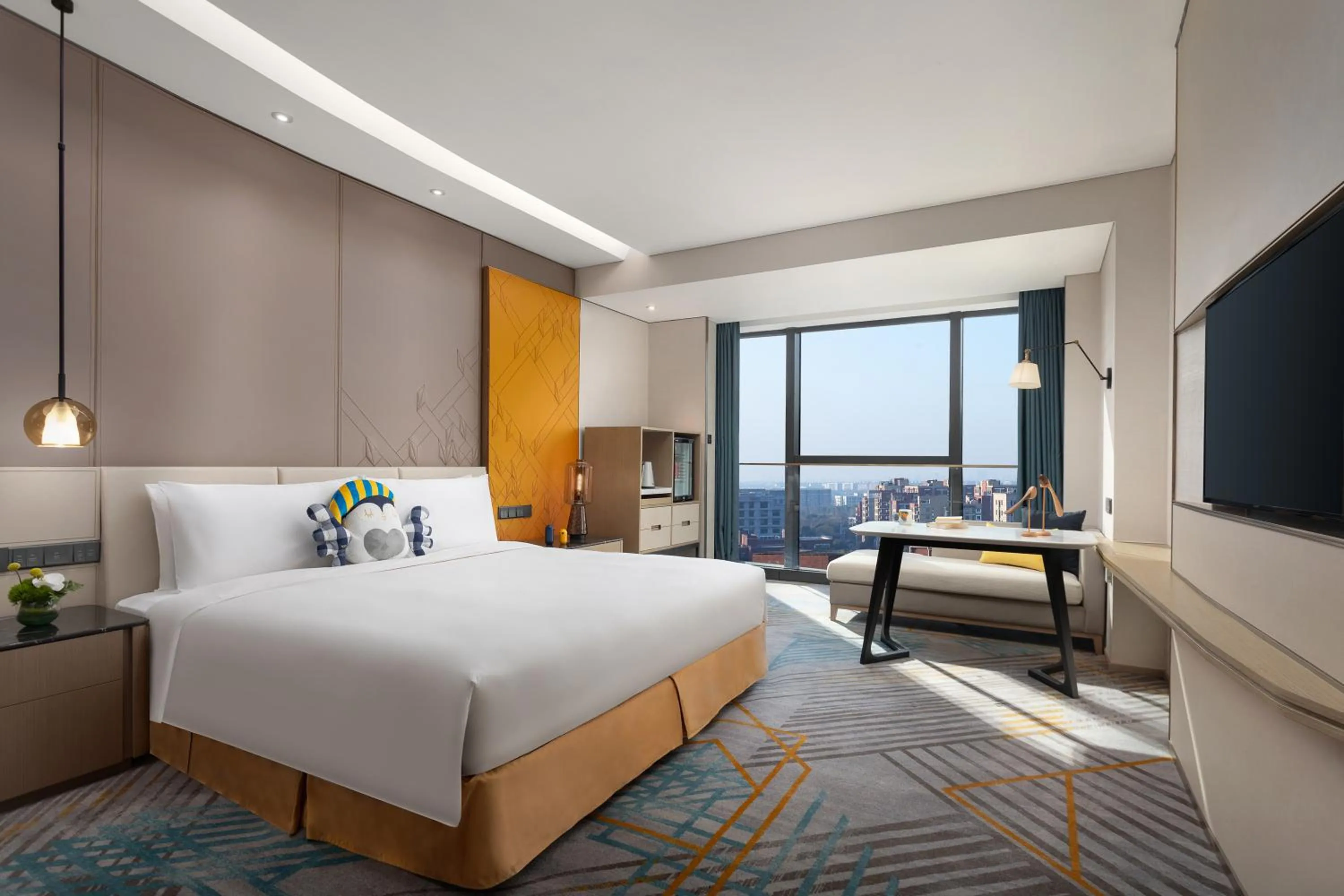 Bed in voco Shanghai Hongqiao Hub by IHG - 20 Mins drive to Shanghai Hongqiao Int'l Airport And NECC