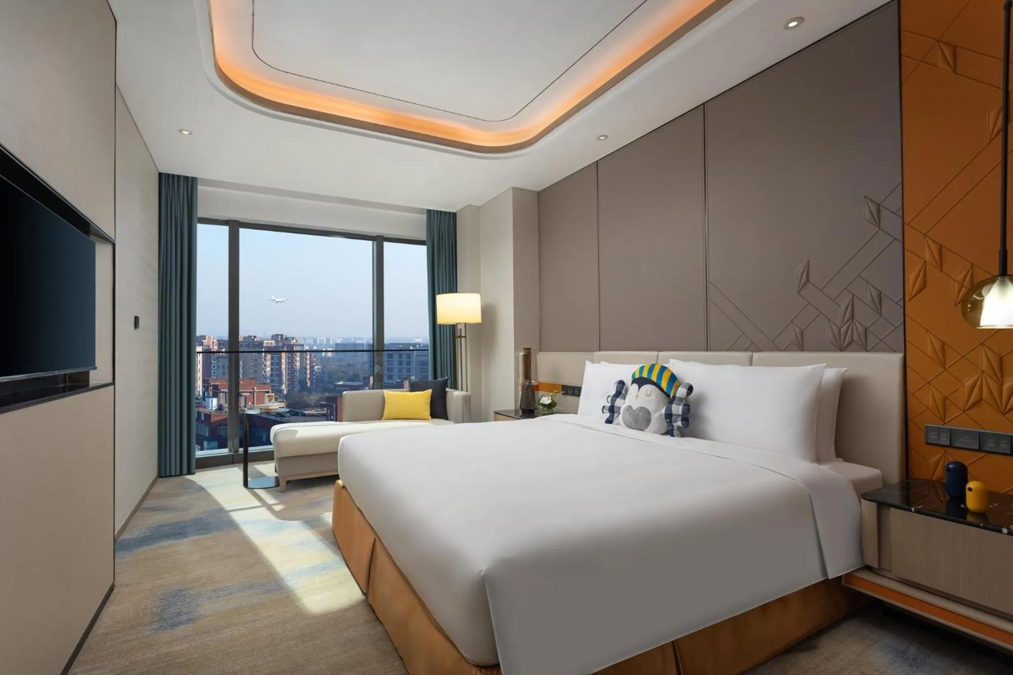 Photo of the whole room, Bed in voco Shanghai Hongqiao Hub by IHG - 20 Mins drive to Shanghai Hongqiao Int'l Airport And NECC