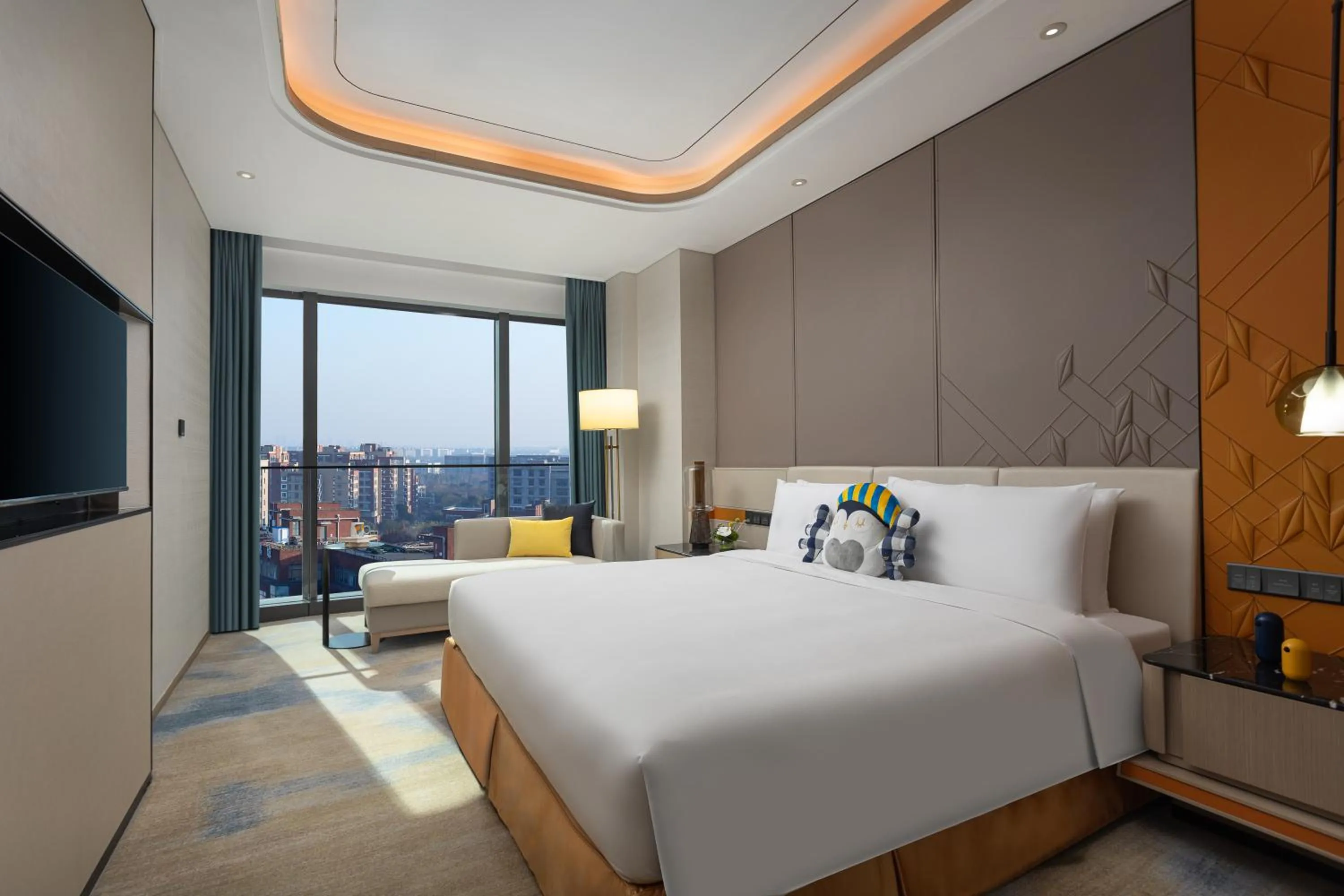 Bed in voco Shanghai Hongqiao Hub by IHG - 20 Mins drive to Shanghai Hongqiao Int'l Airport And NECC
