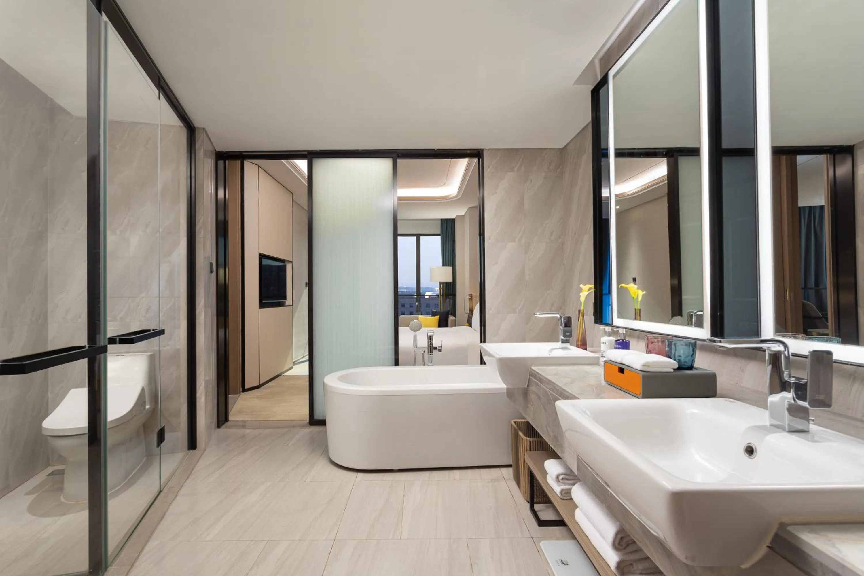 Bathroom in voco Shanghai Hongqiao Hub by IHG - 20 Mins drive to Shanghai Hongqiao Int'l Airport And NECC