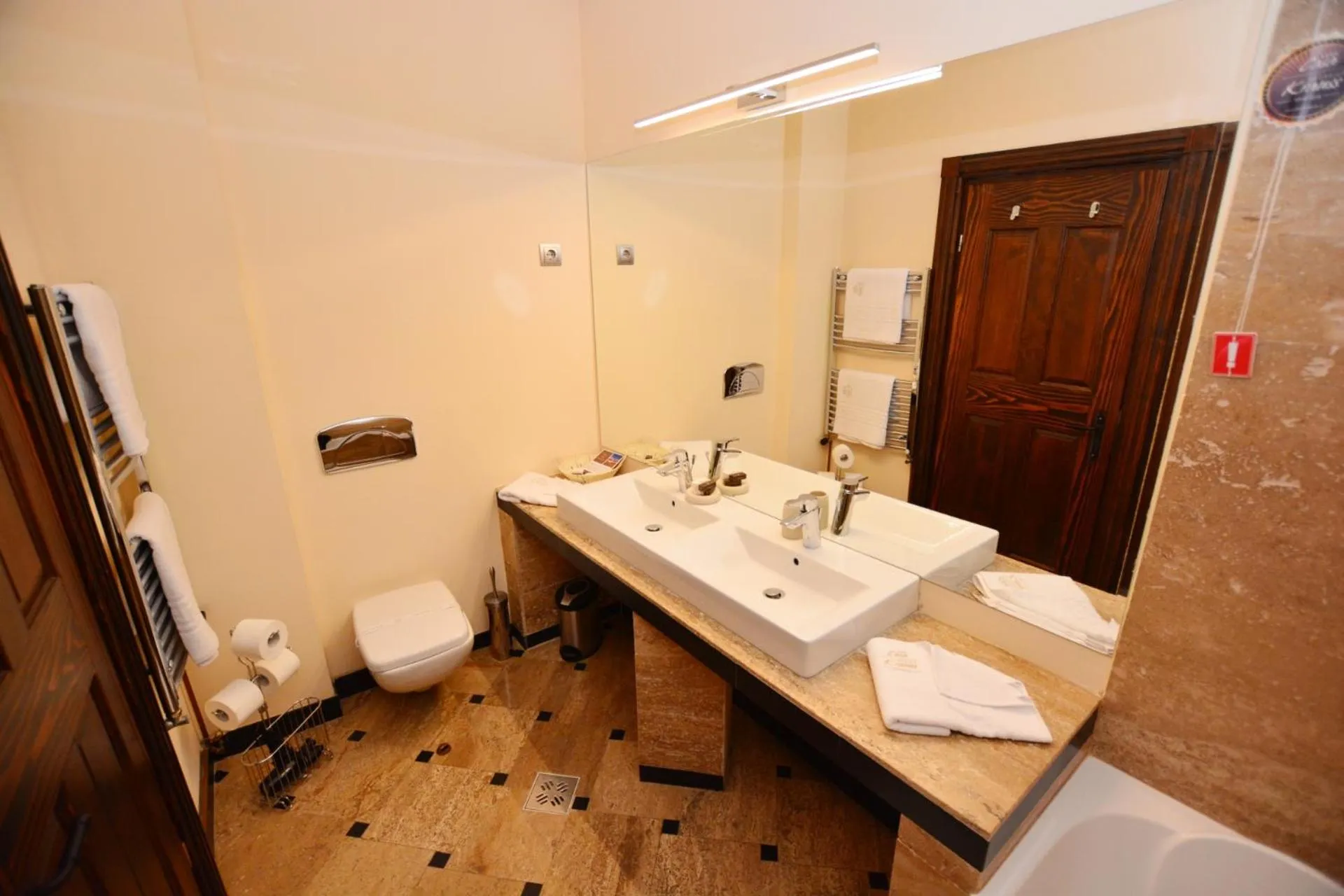 Toilet in Casa Georgius Krauss Sighisoara