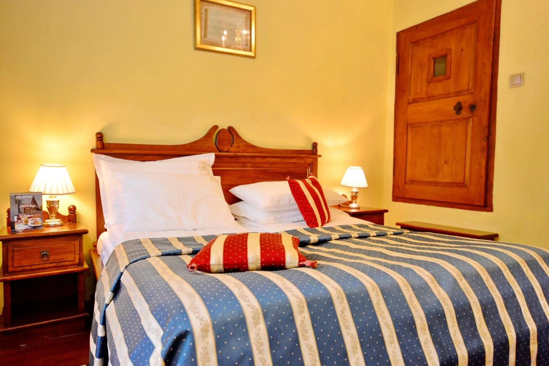 Bed in Casa Georgius Krauss Sighisoara