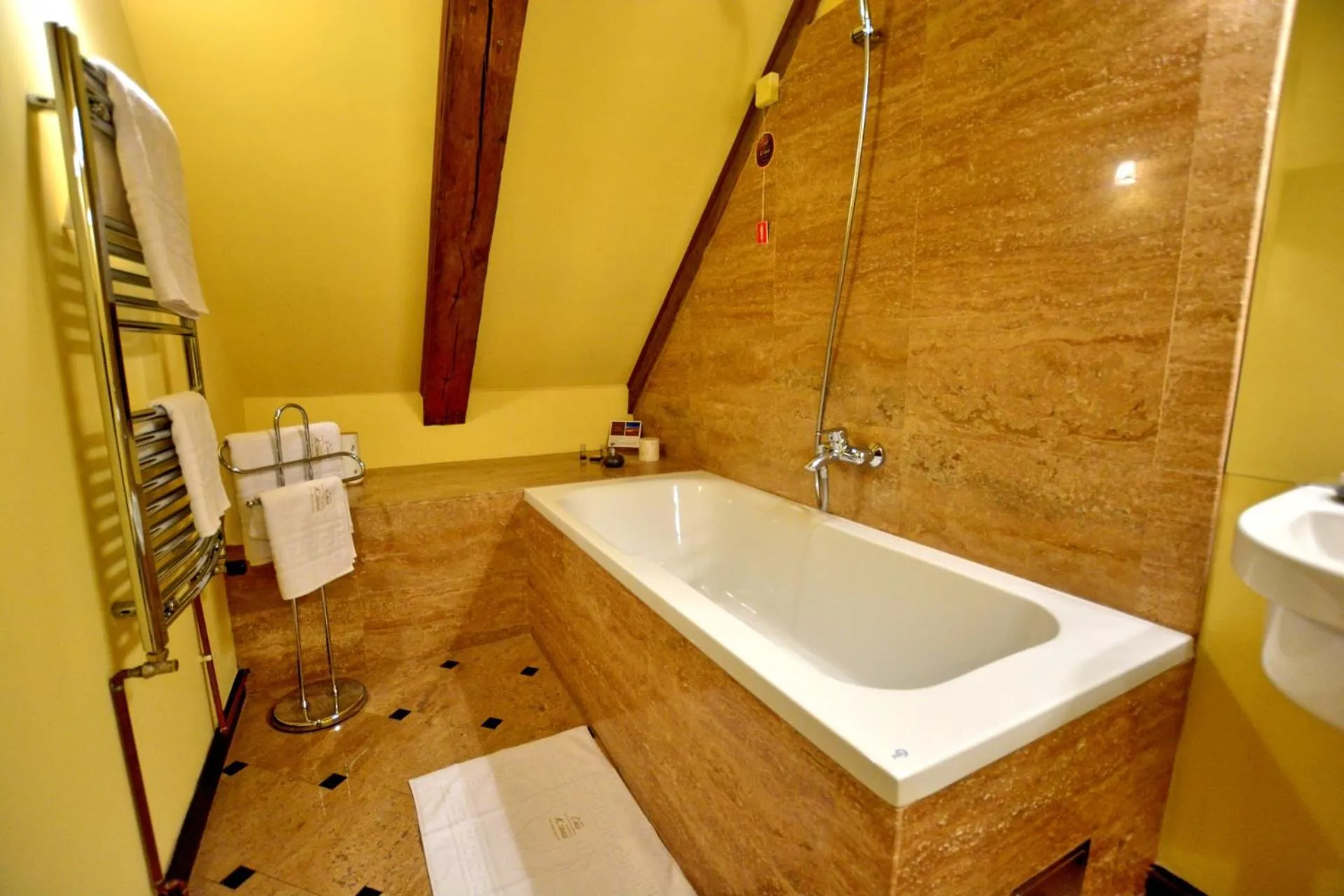 Bathroom in Casa Georgius Krauss Sighisoara