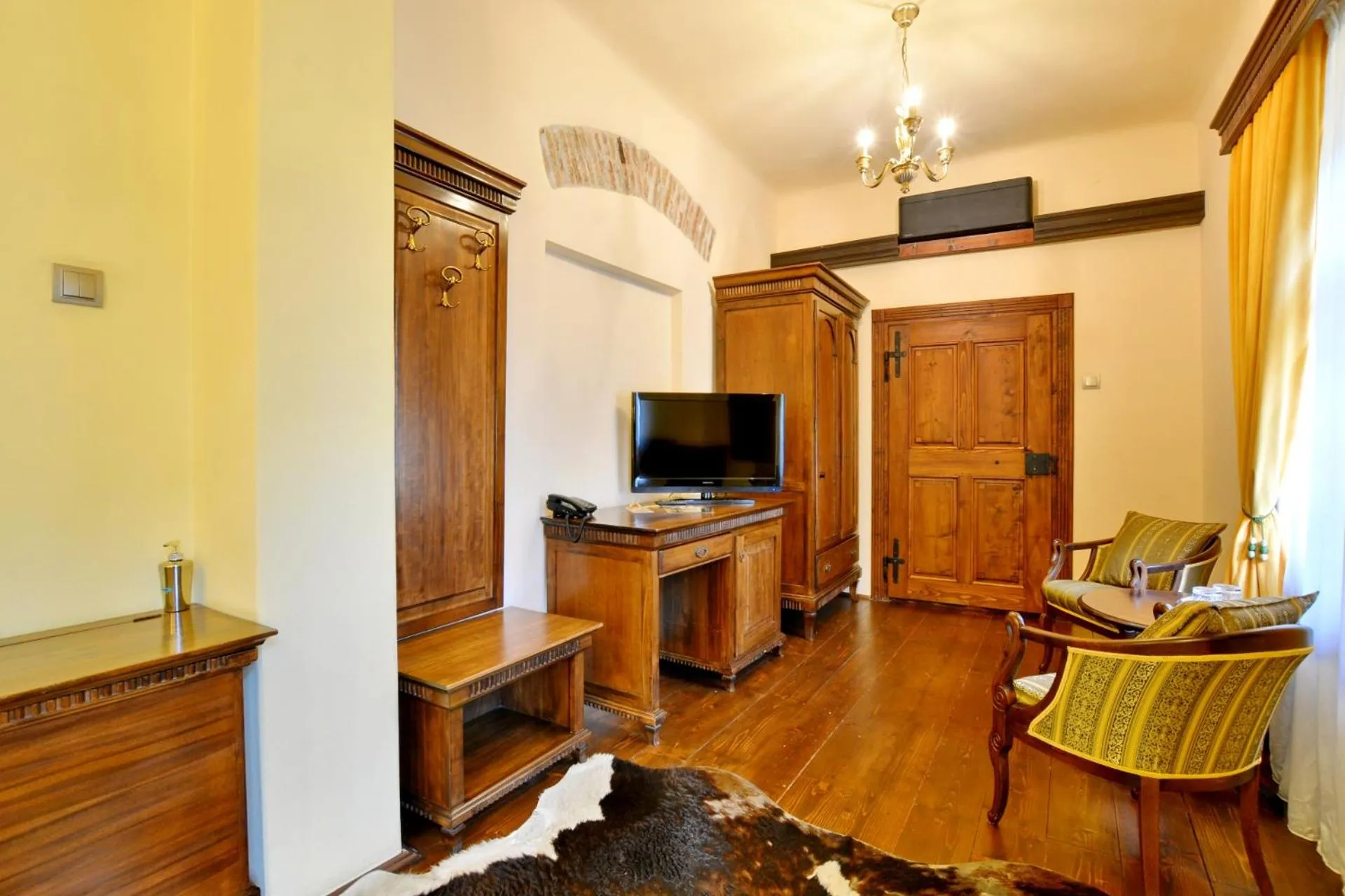 Seating area in Casa Georgius Krauss Sighisoara