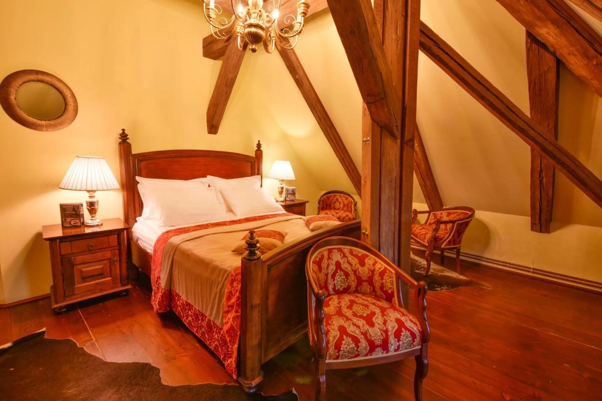Photo of the whole room, Bed in Casa Georgius Krauss Sighisoara