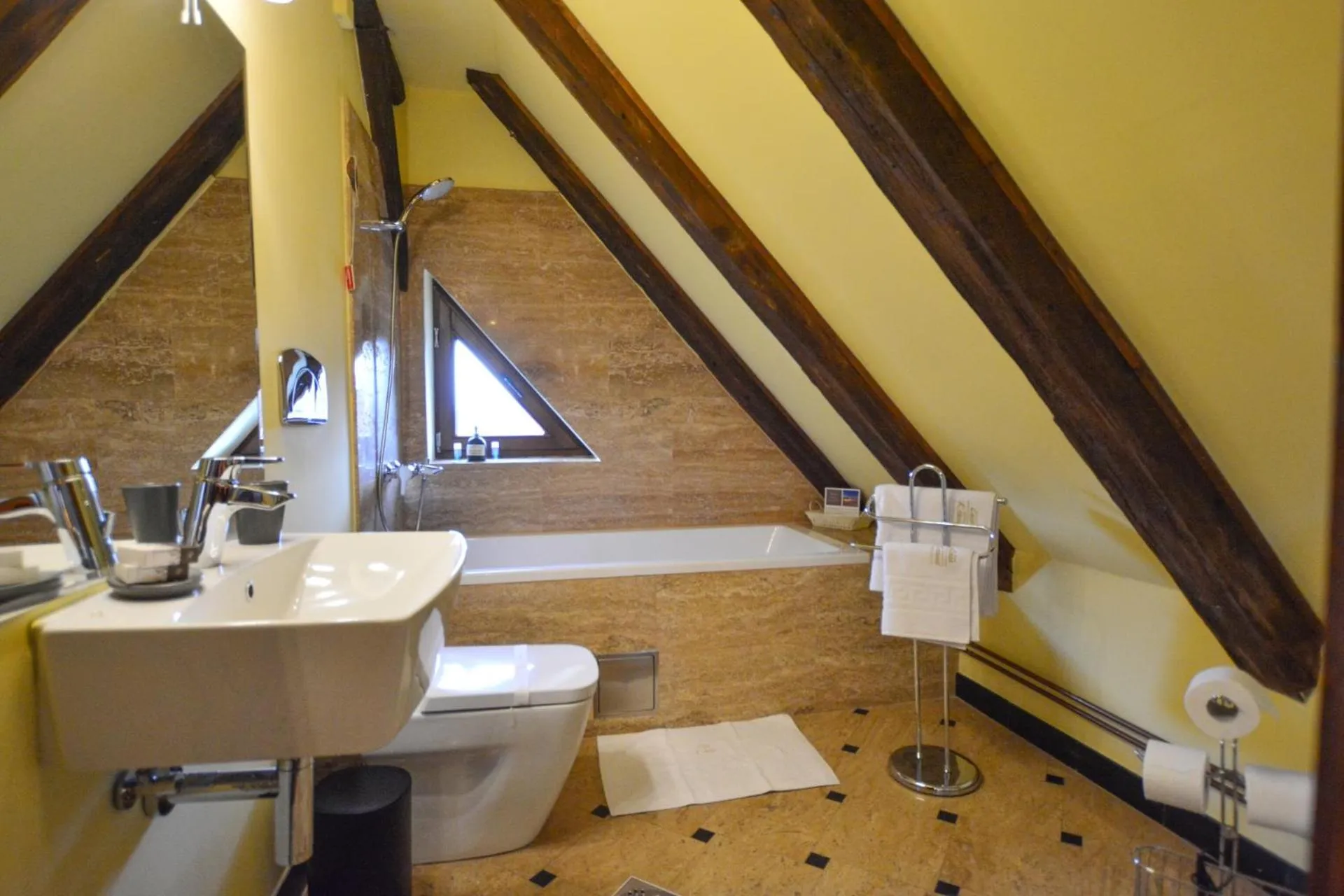 Bathroom in Casa Georgius Krauss Sighisoara