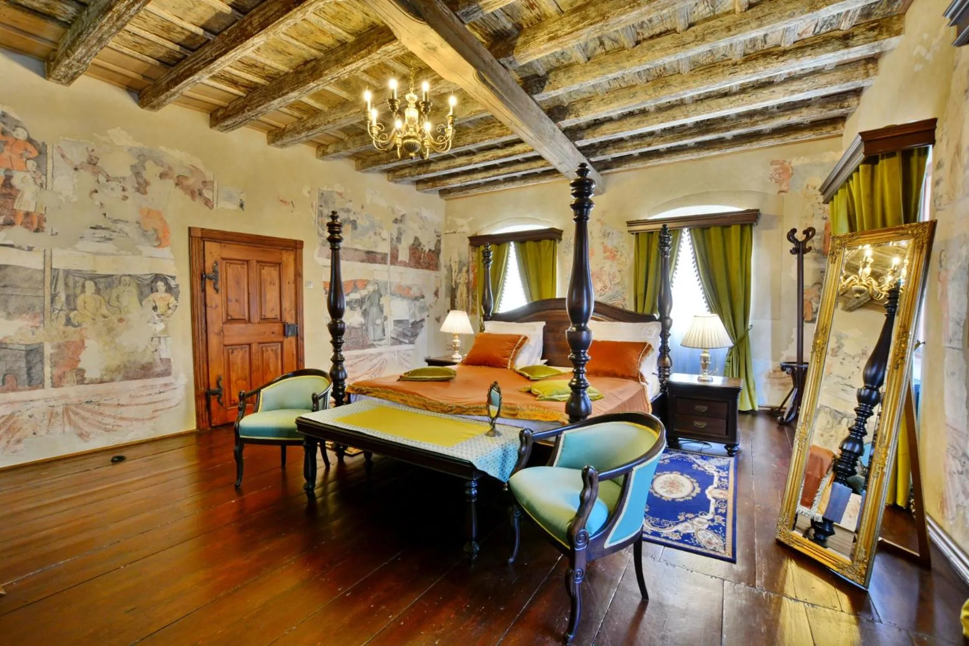 Photo of the whole room, Bed in Casa Georgius Krauss Sighisoara