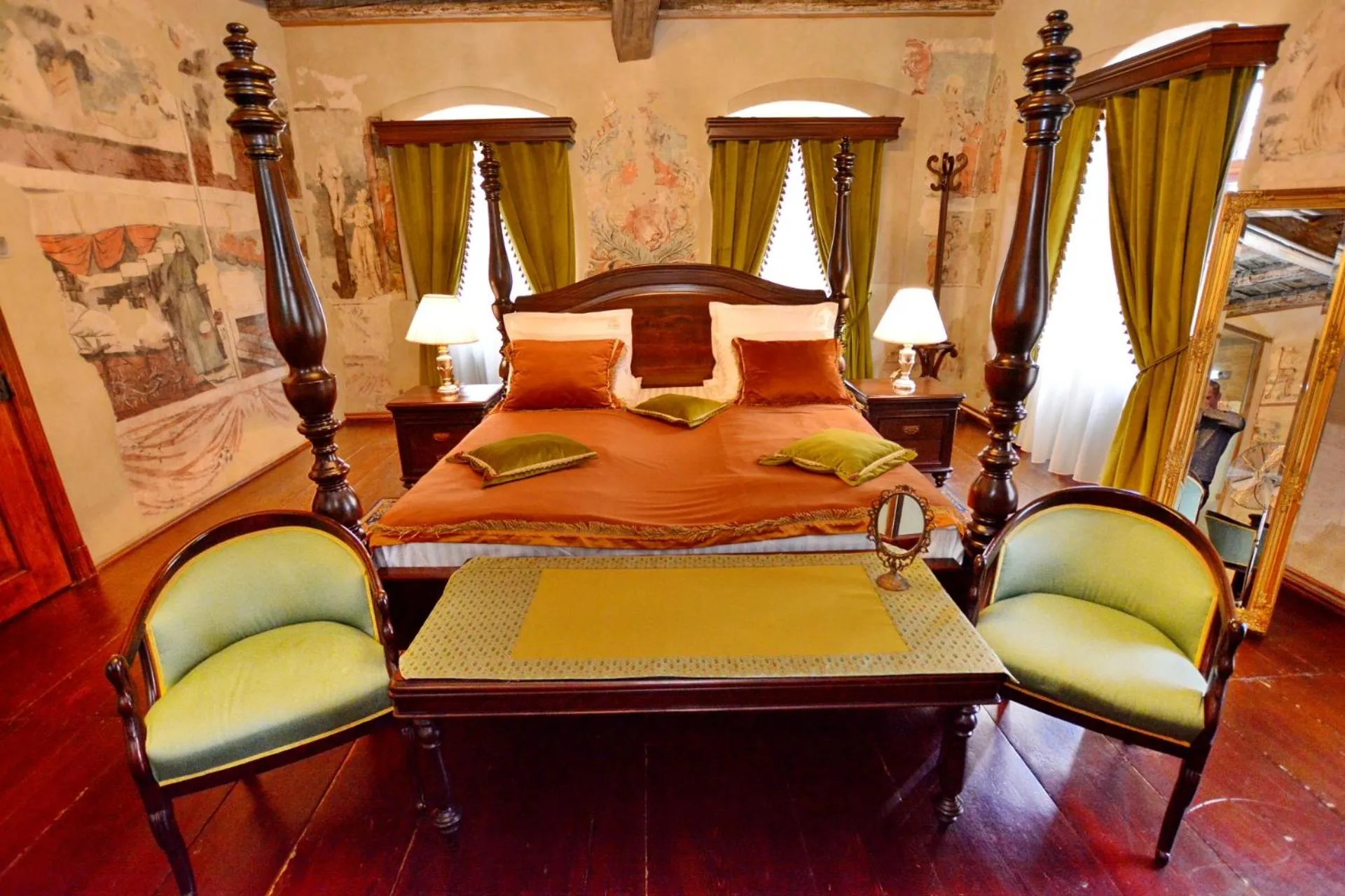 Photo of the whole room, Bed in Casa Georgius Krauss Sighisoara