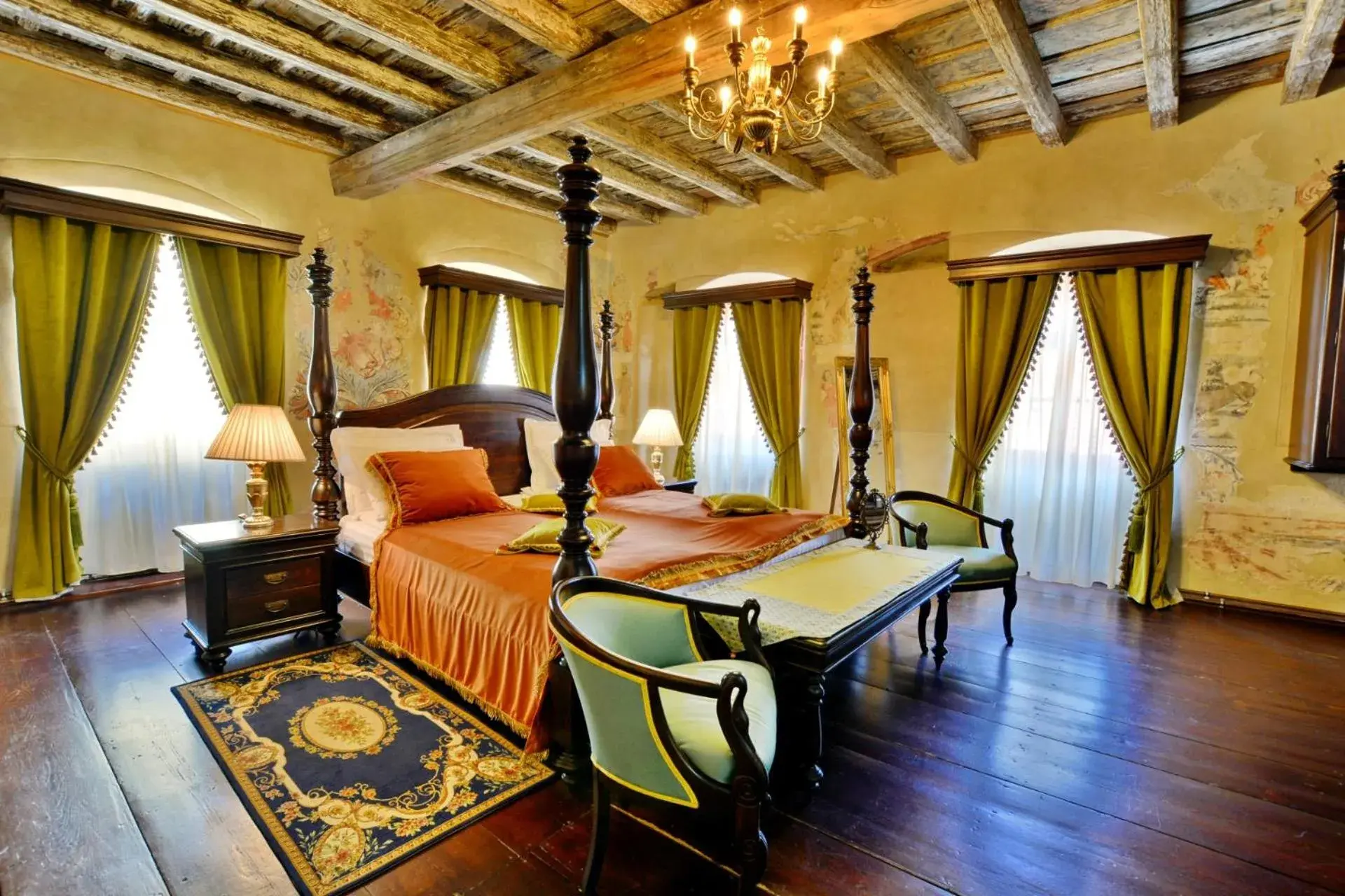 Deluxe Double Room with Fresco in Casa Georgius Krauss Sighisoara Deluxe Double Room with Fresco in Casa Georgius Krauss Sighisoara