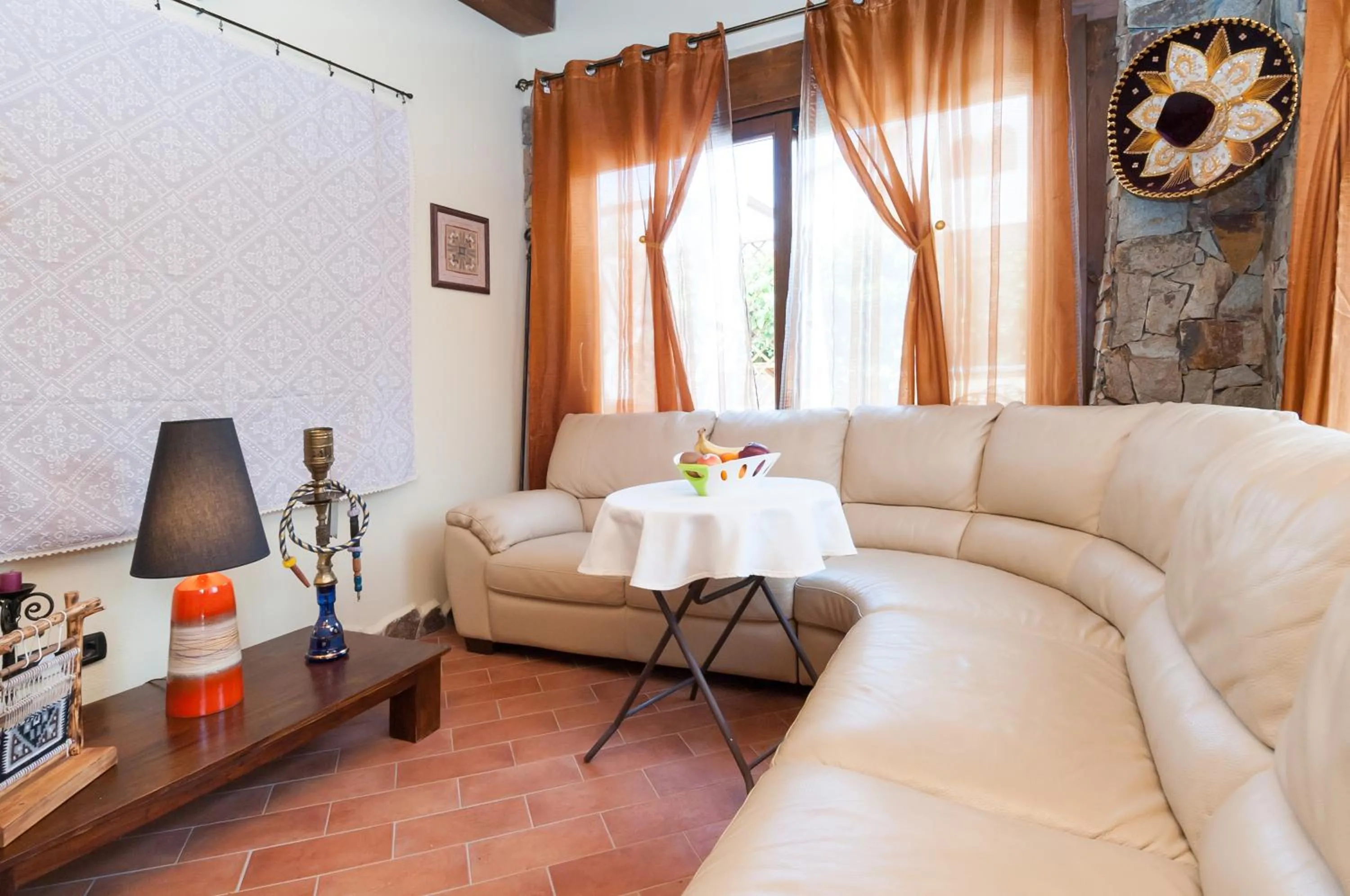 Communal lounge/ TV room in B&B La Dolce Vita