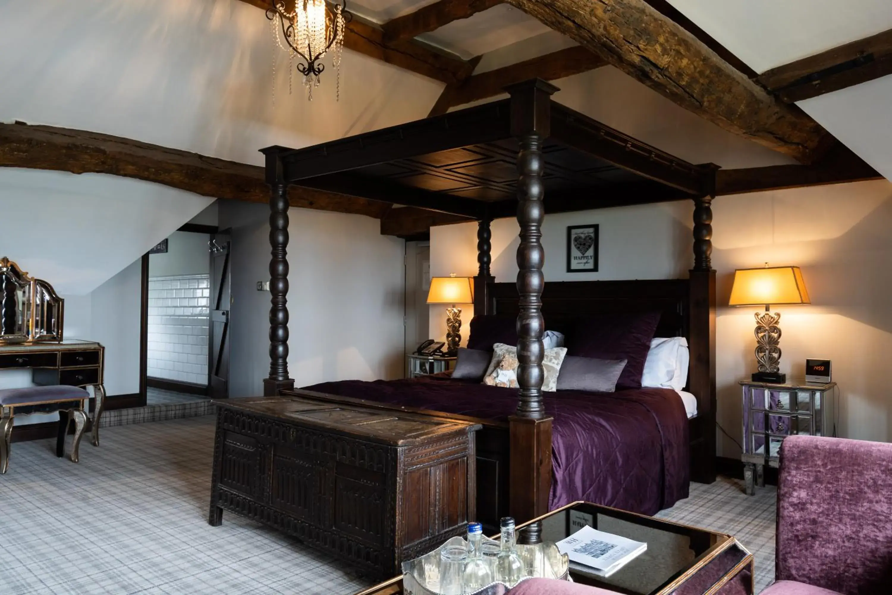 Luxury Suite in Weston Hall Luxury Suite in Weston Hall