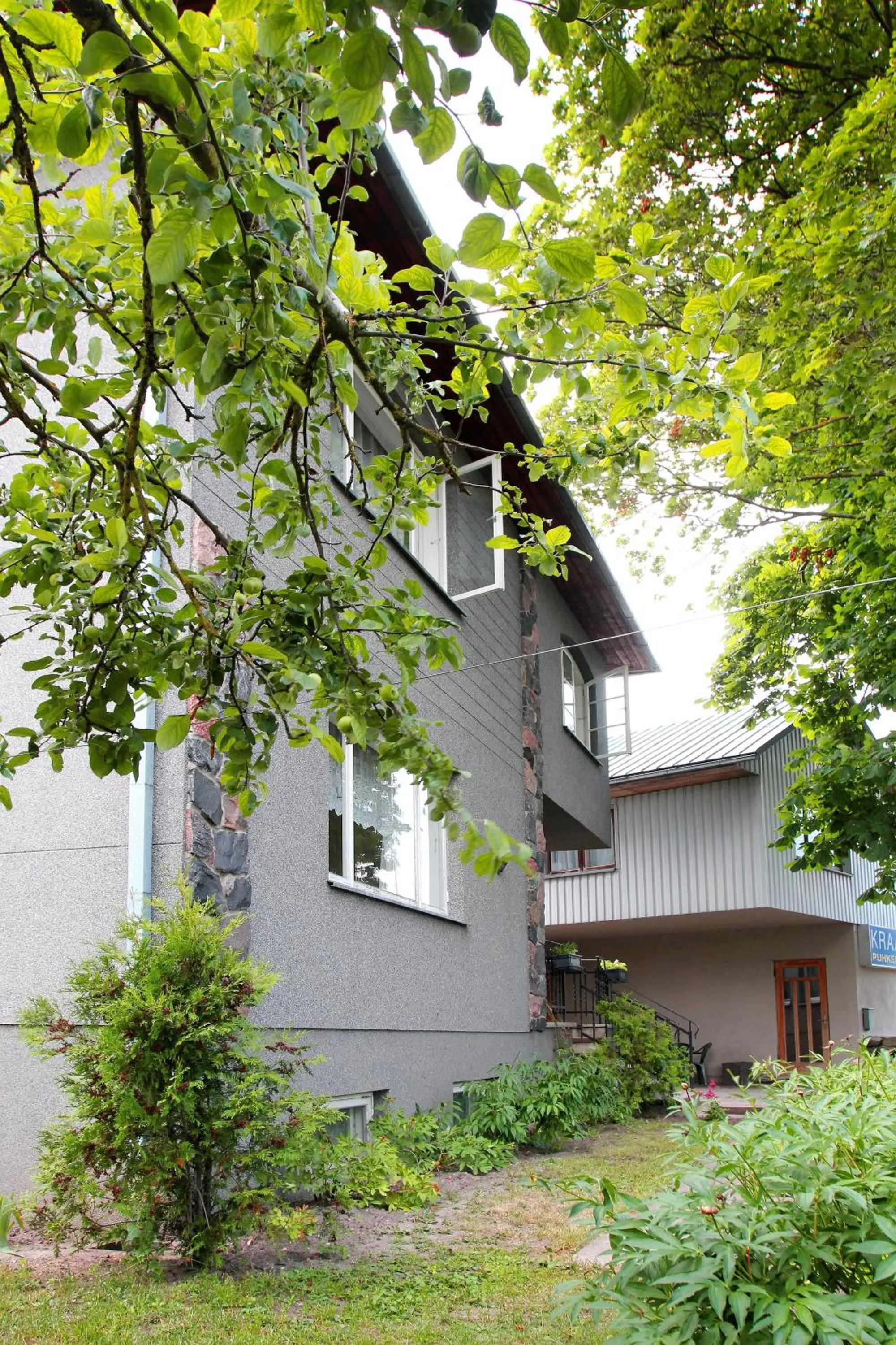 Kraavi Guest Hostel