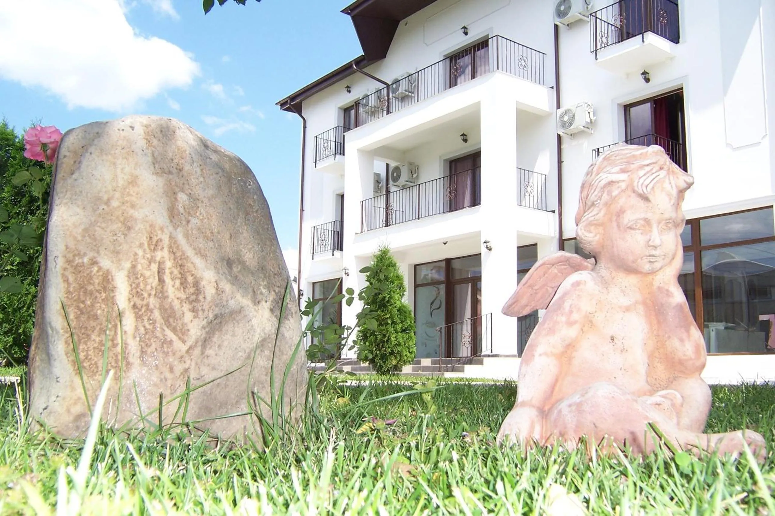 Property building in Pensiunea Velvet