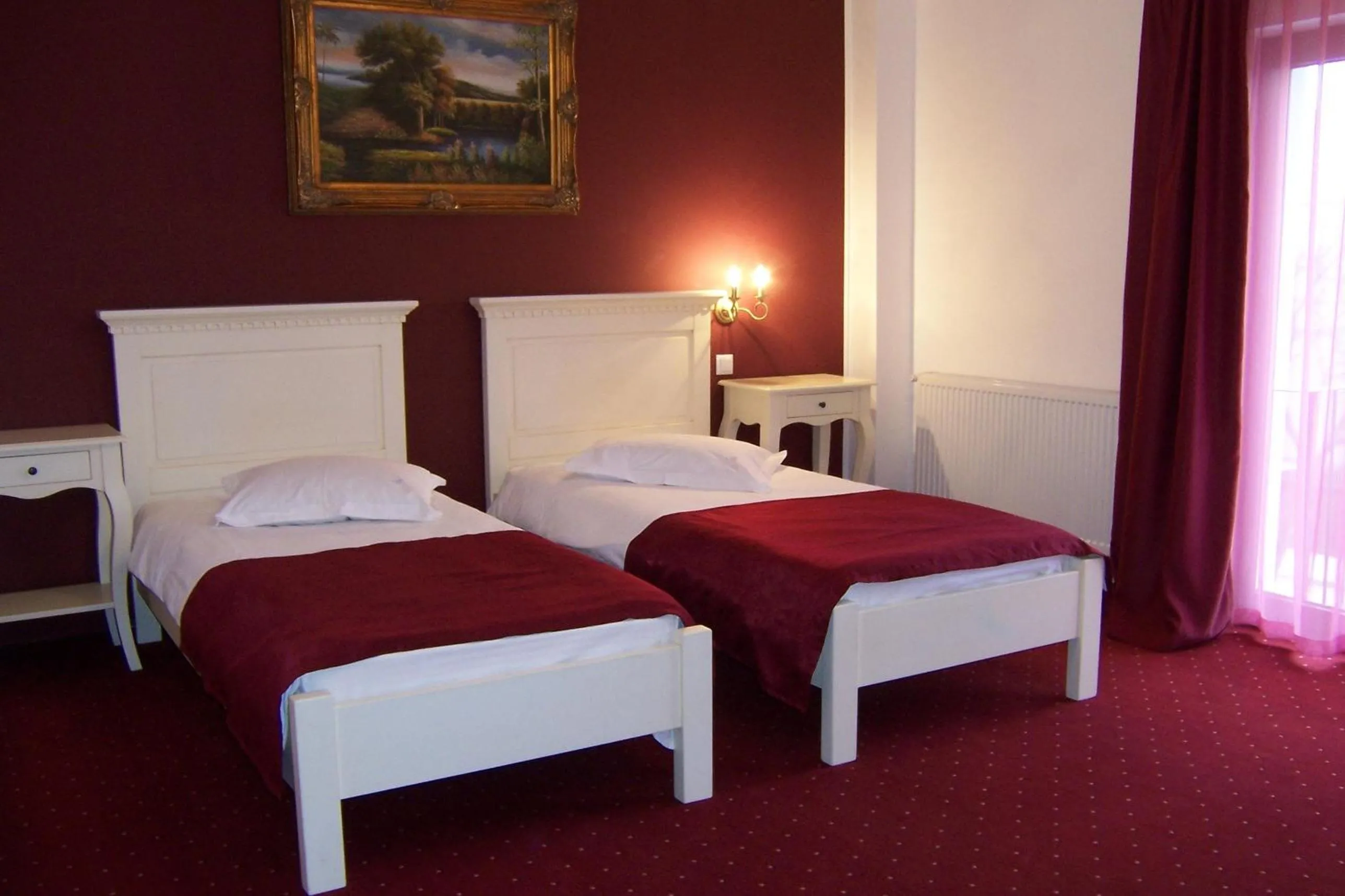 Photo of the whole room, Bed in Pensiunea Velvet