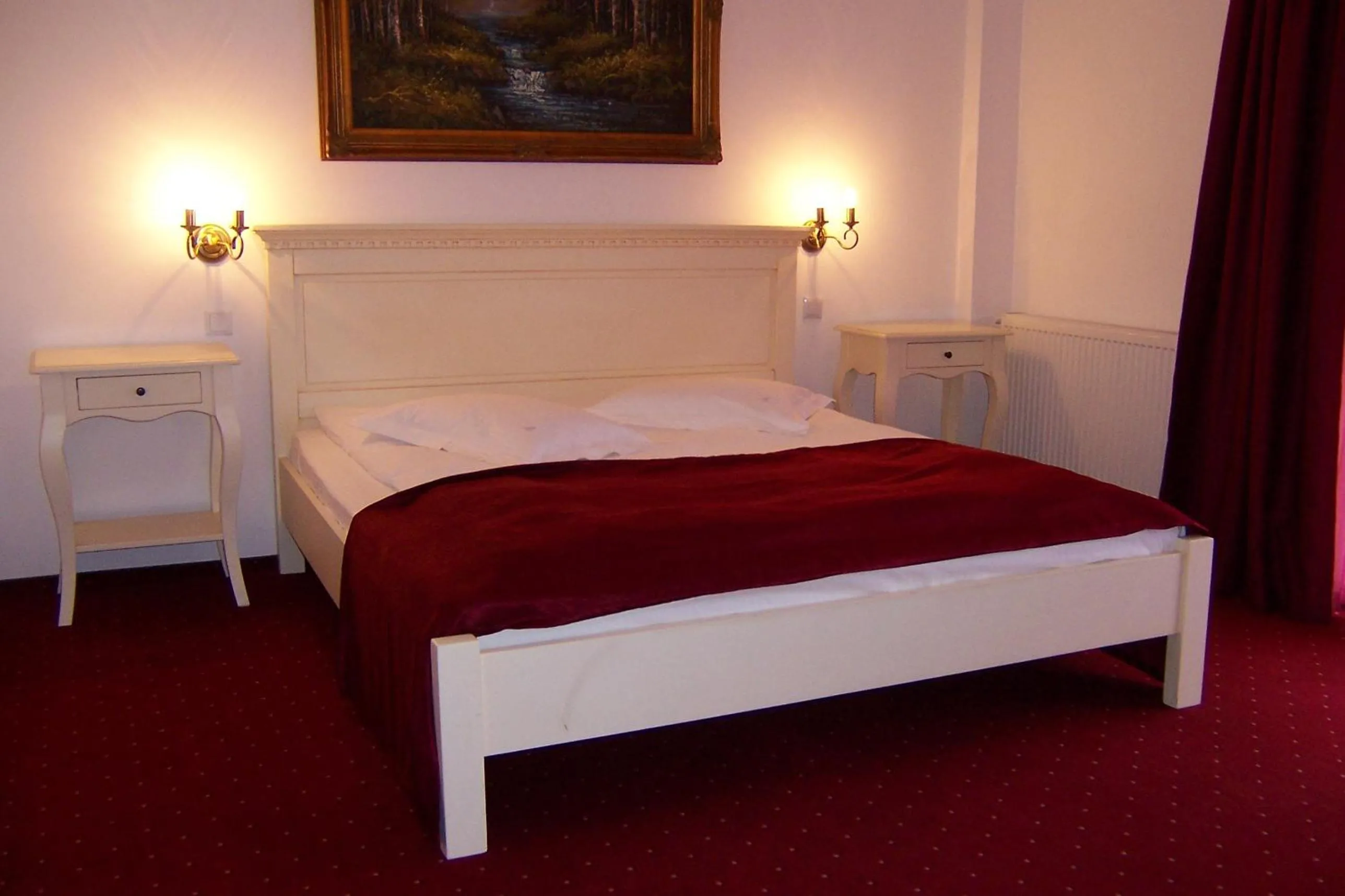 Photo of the whole room, Bed in Pensiunea Velvet