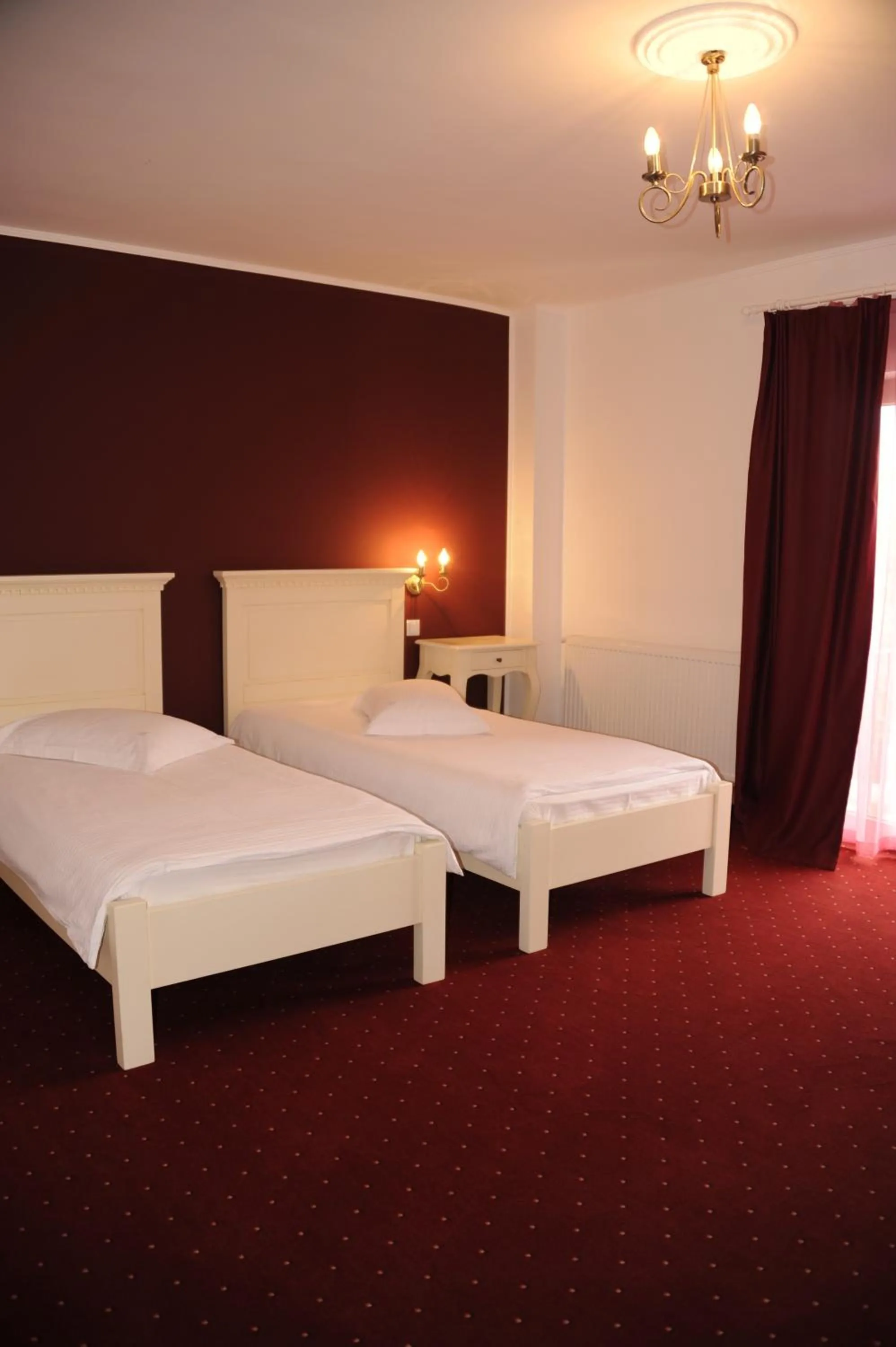 Photo of the whole room, Bed in Pensiunea Velvet