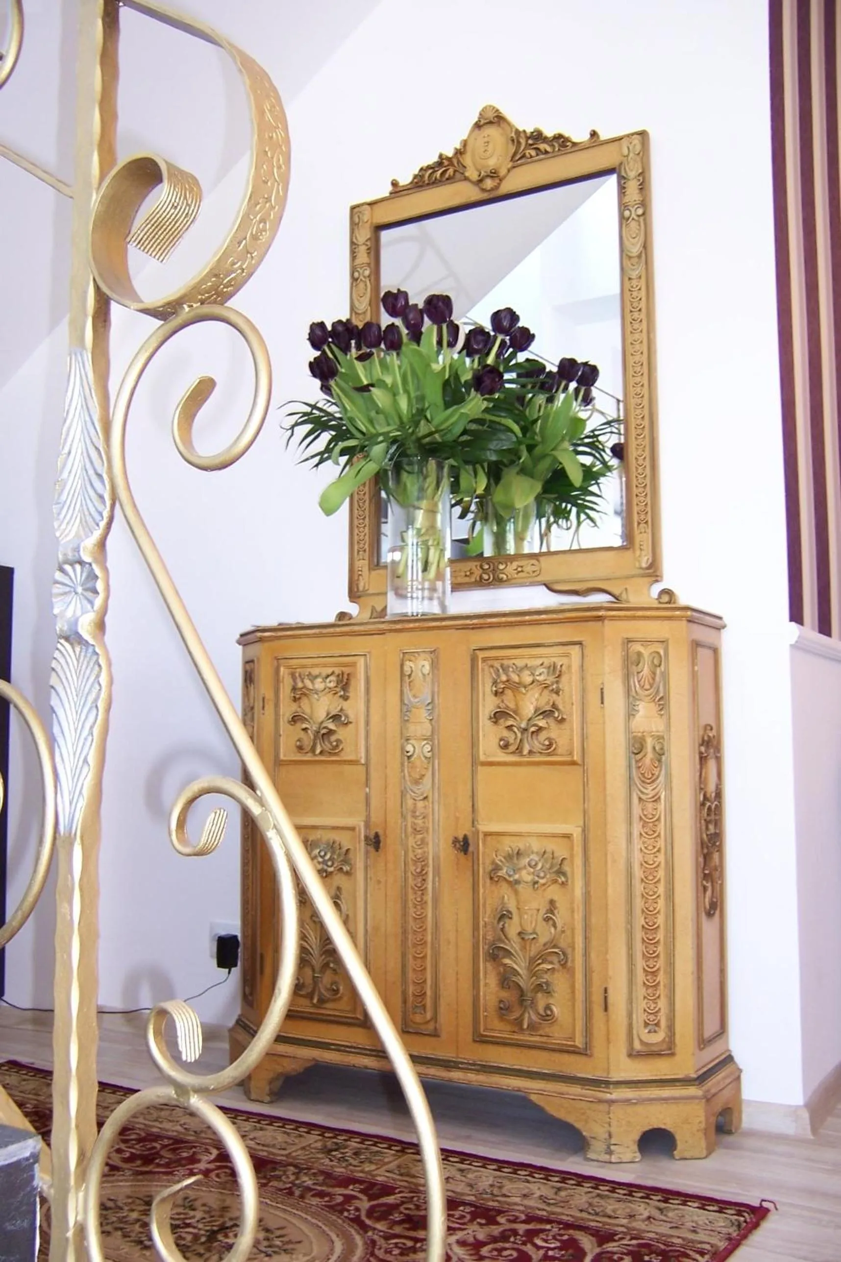 Decorative detail in Pensiunea Velvet