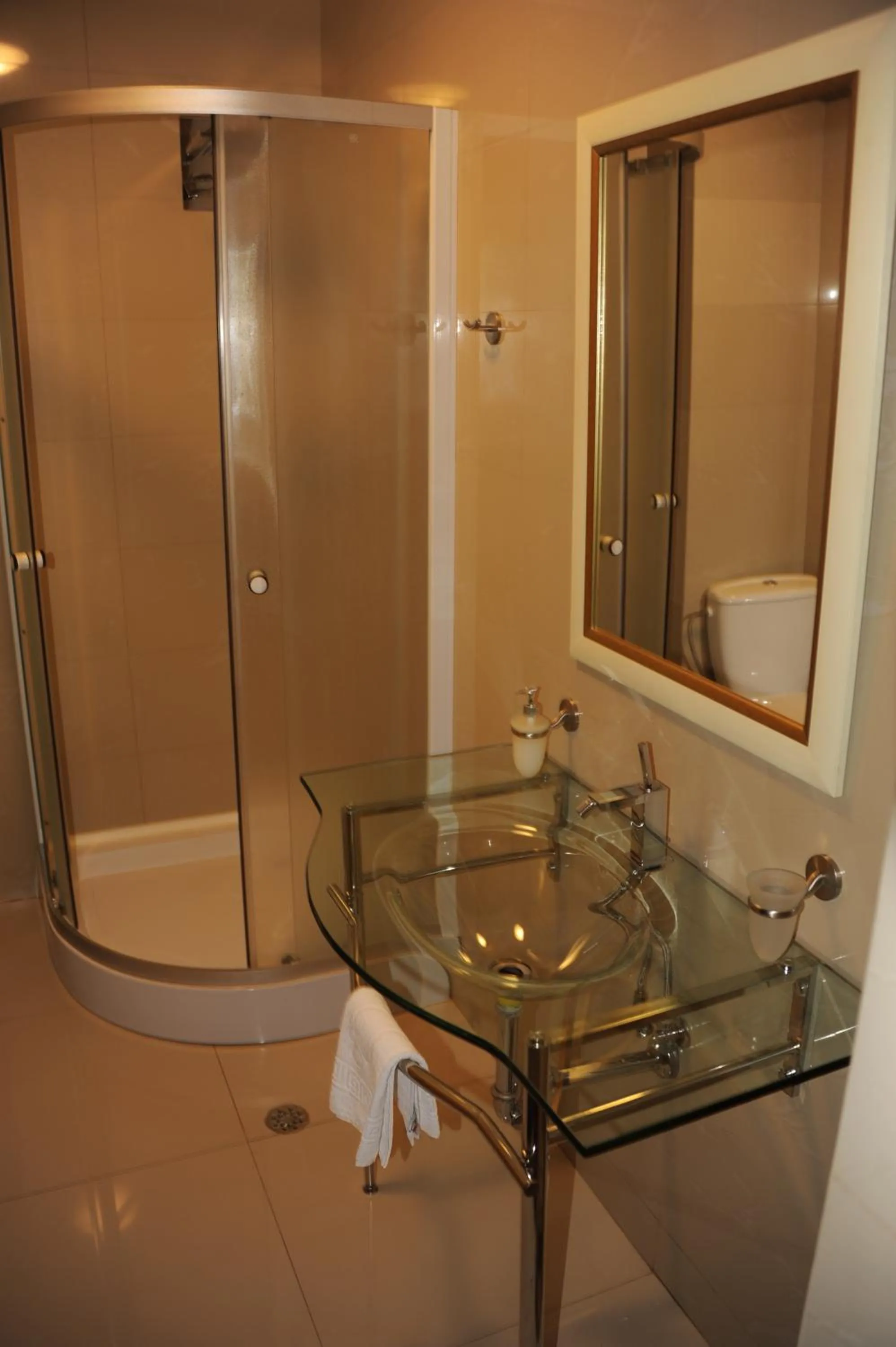 Bathroom in Pensiunea Velvet