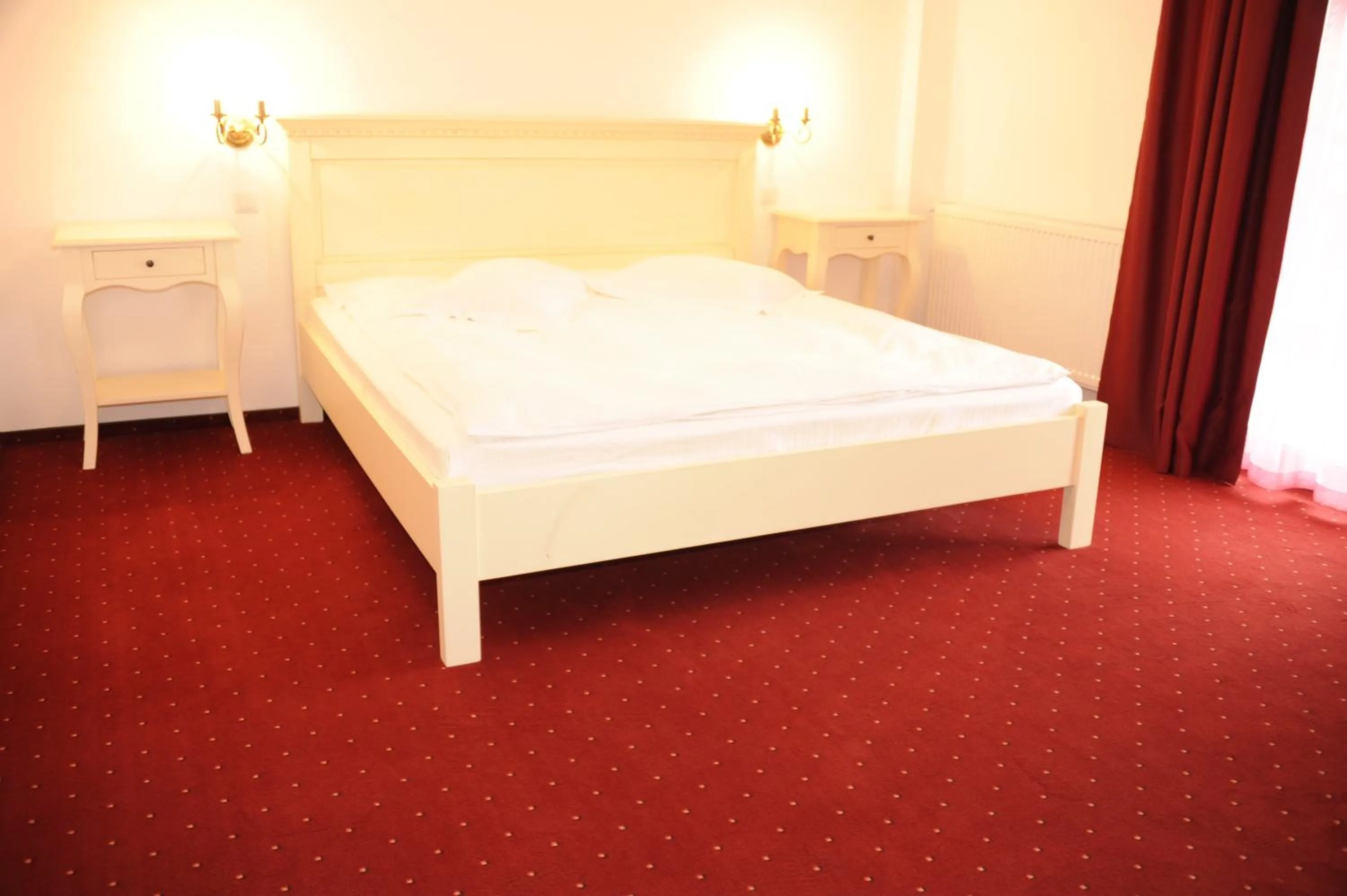 Photo of the whole room, Bed in Pensiunea Velvet
