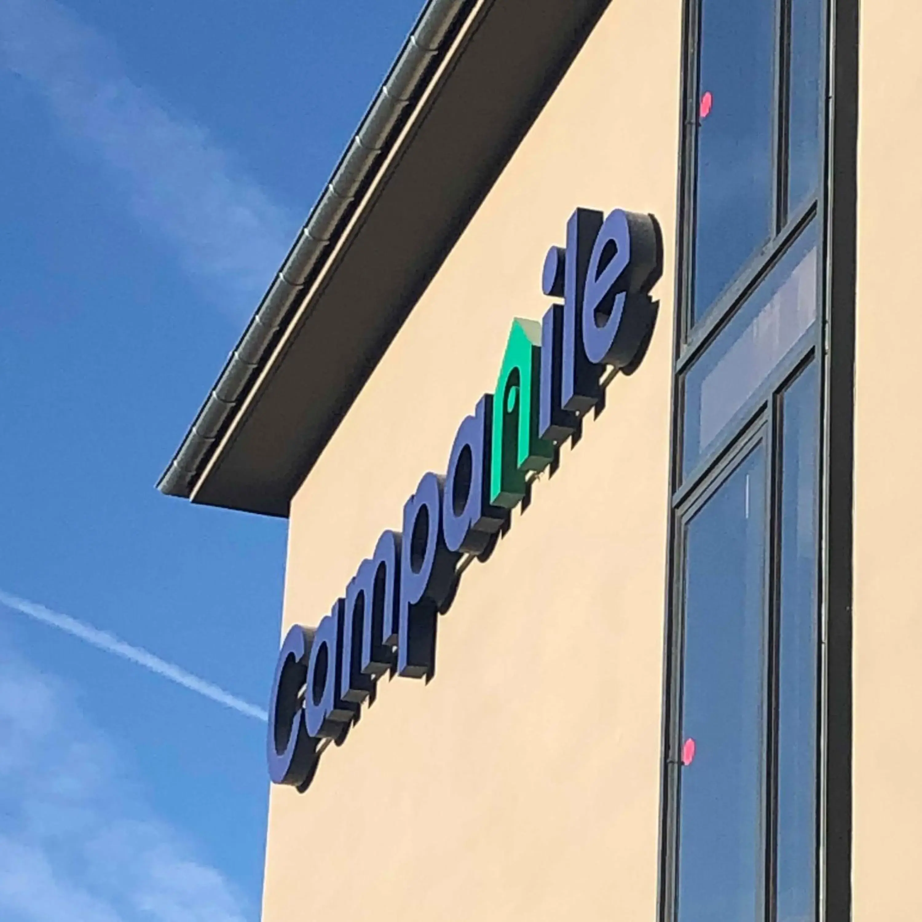 Property building in Campanile Marseille Est - Aubagne Property building in Campanile Marseille Est - Aubagne