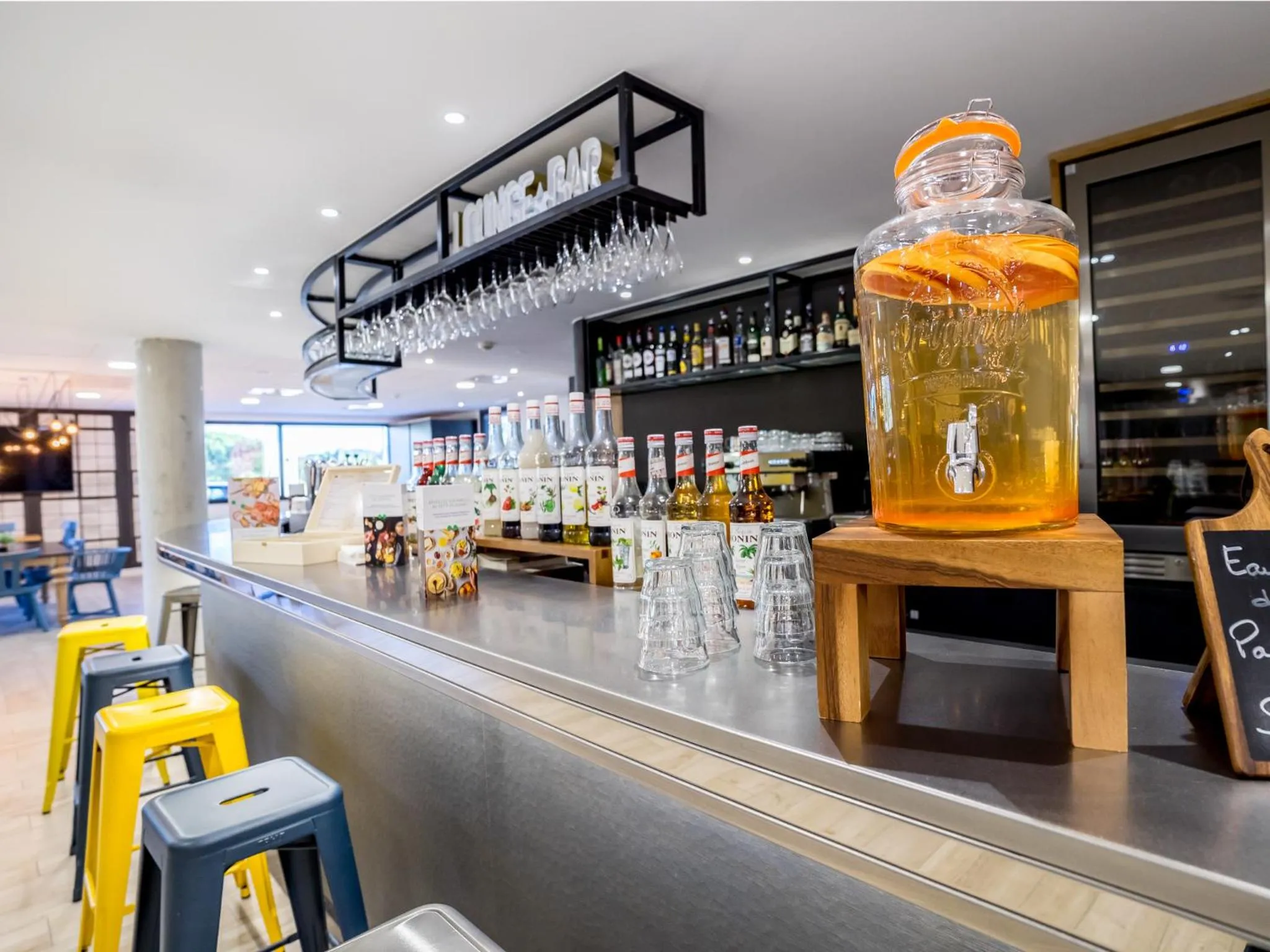 Lounge or bar in Campanile Marseille Est - Aubagne