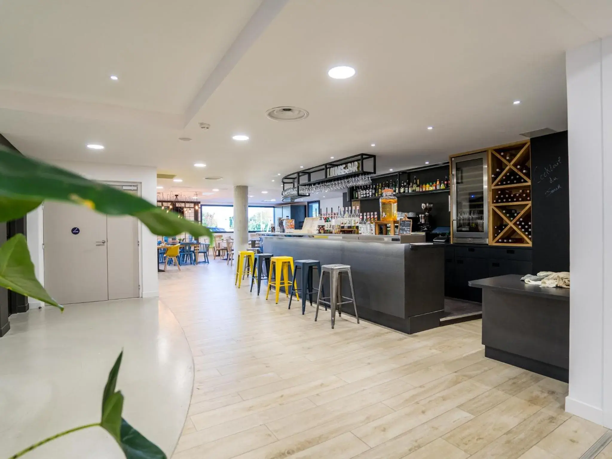 Restaurant/places to eat in Campanile Marseille Est - Aubagne Restaurant/places to eat in Campanile Marseille Est - Aubagne