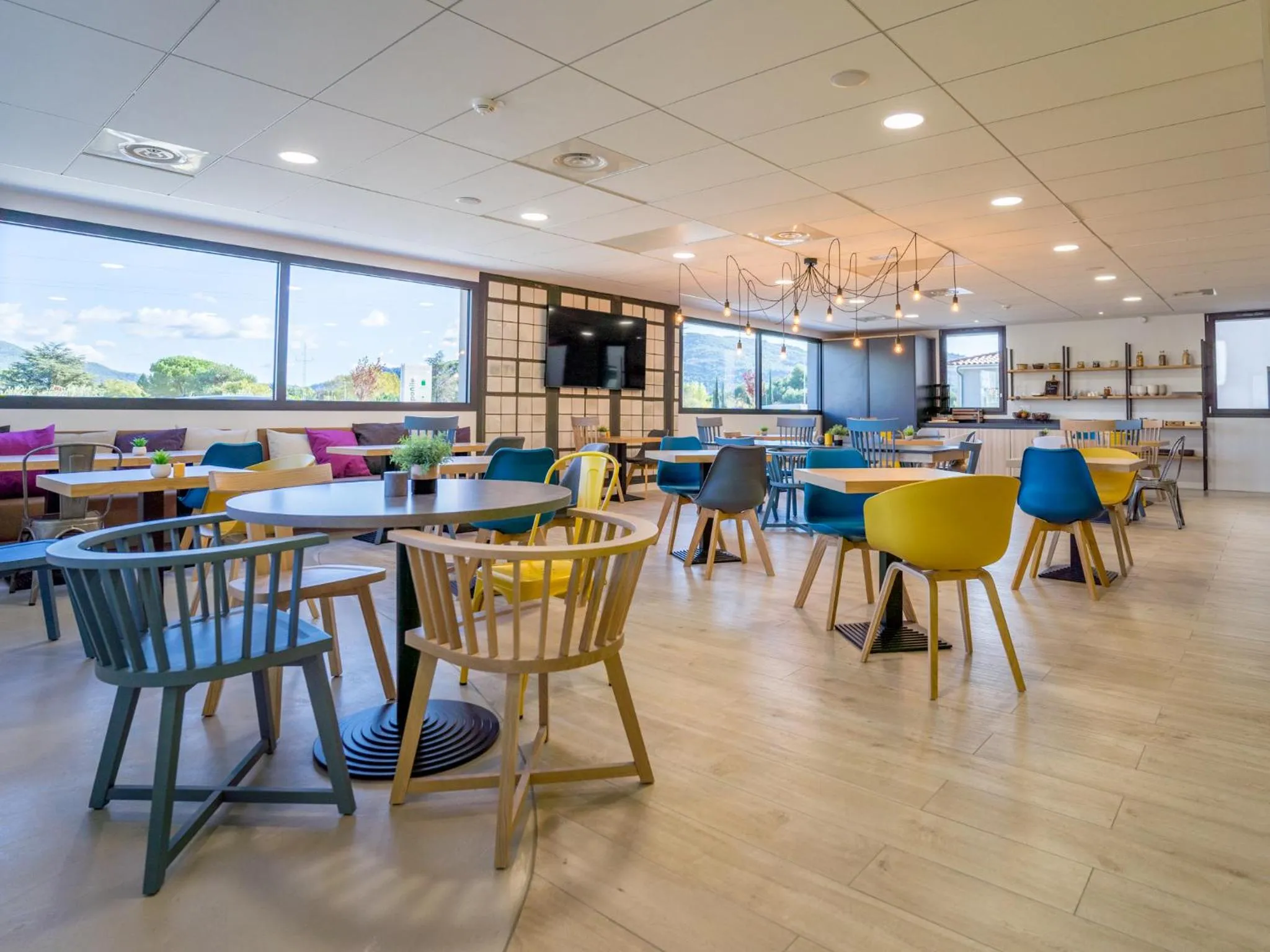 Restaurant/places to eat in Campanile Marseille Est - Aubagne