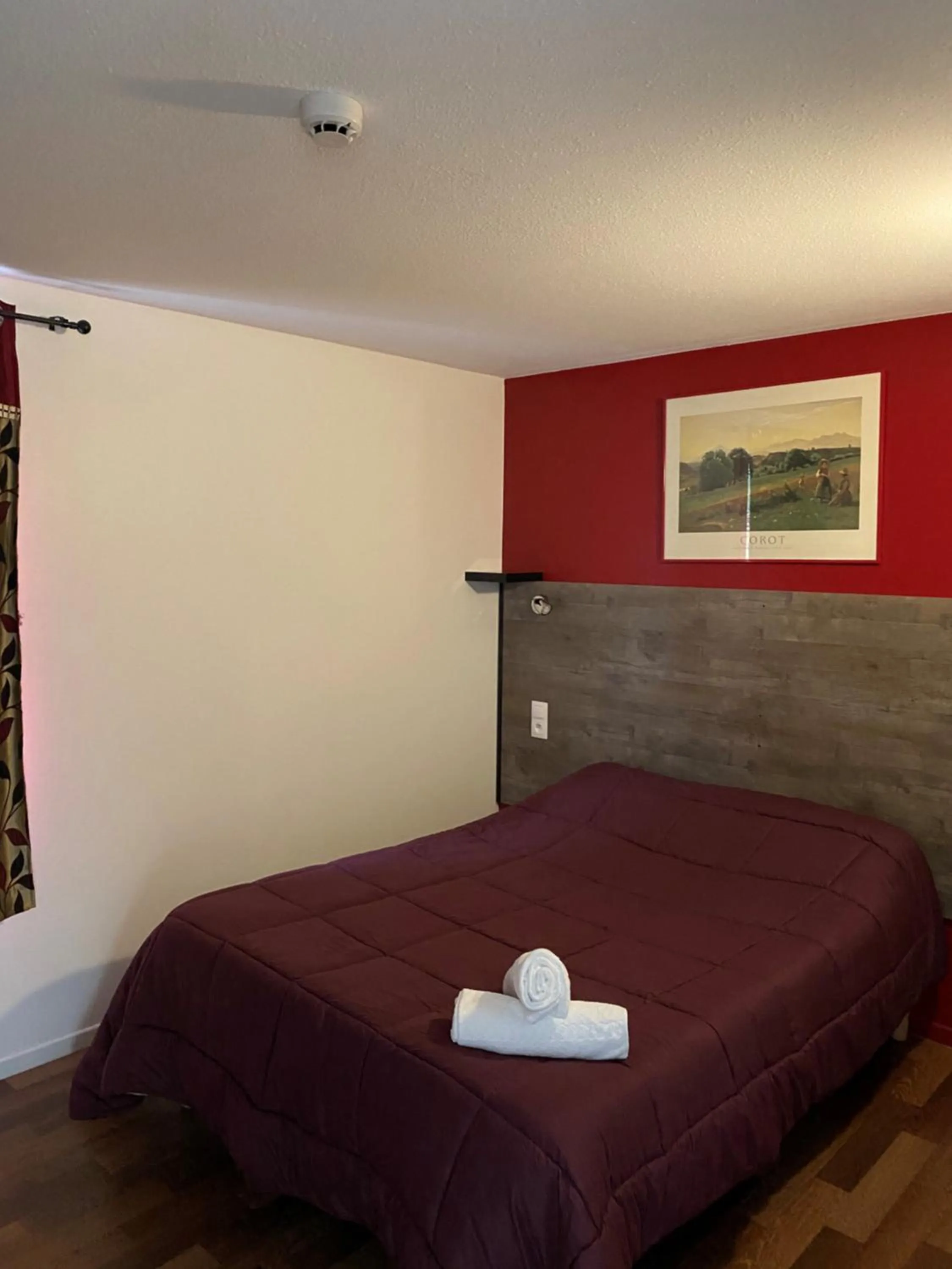 Bed in Fast Hotel Brie-Comte-Robert