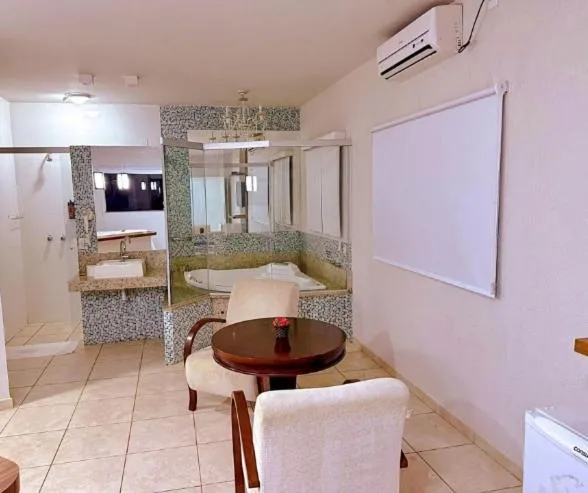 Bathroom in Monte Castro Executive Hotel