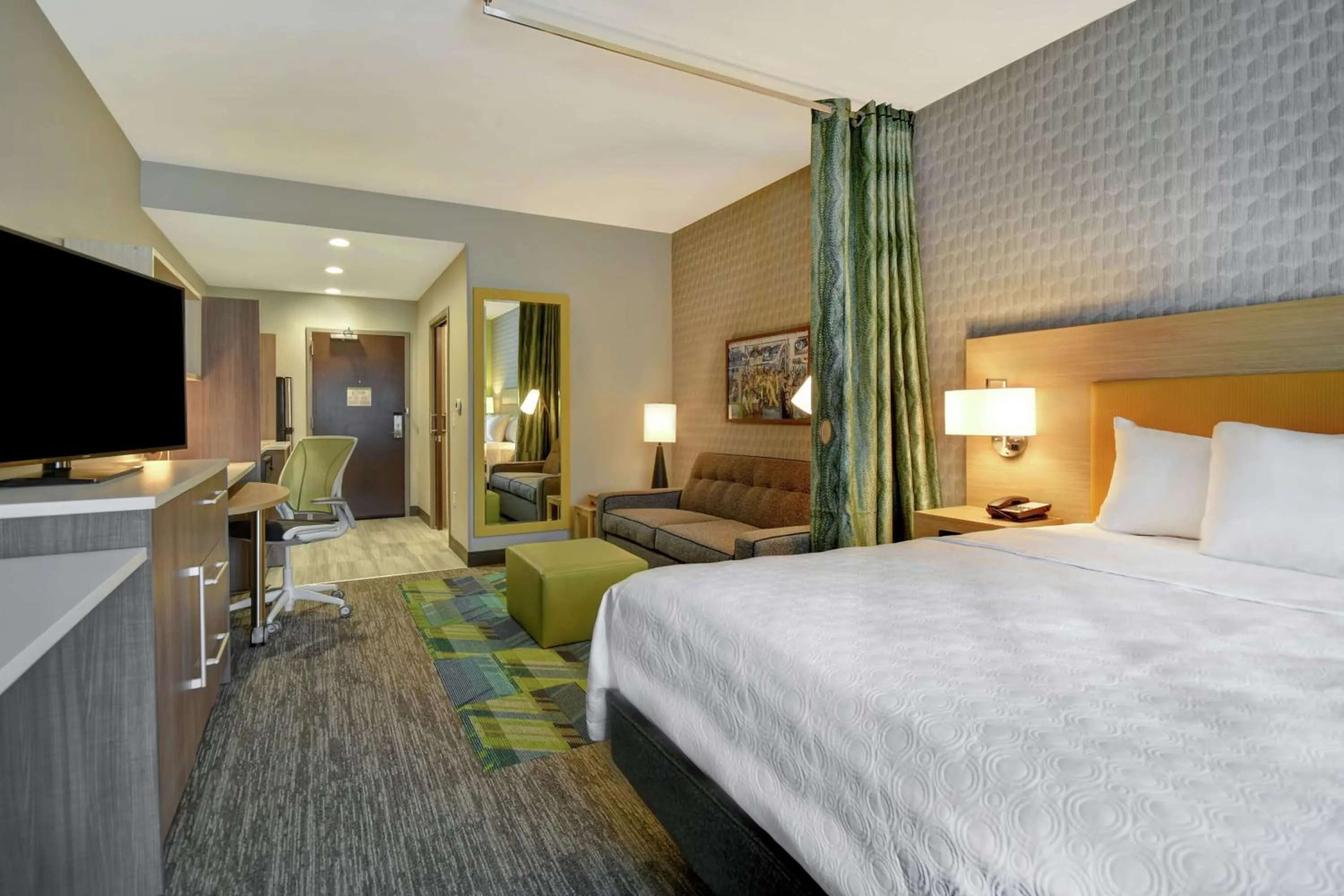 Bedroom, Bed in Home2 Suites By Hilton Taylor Detroit