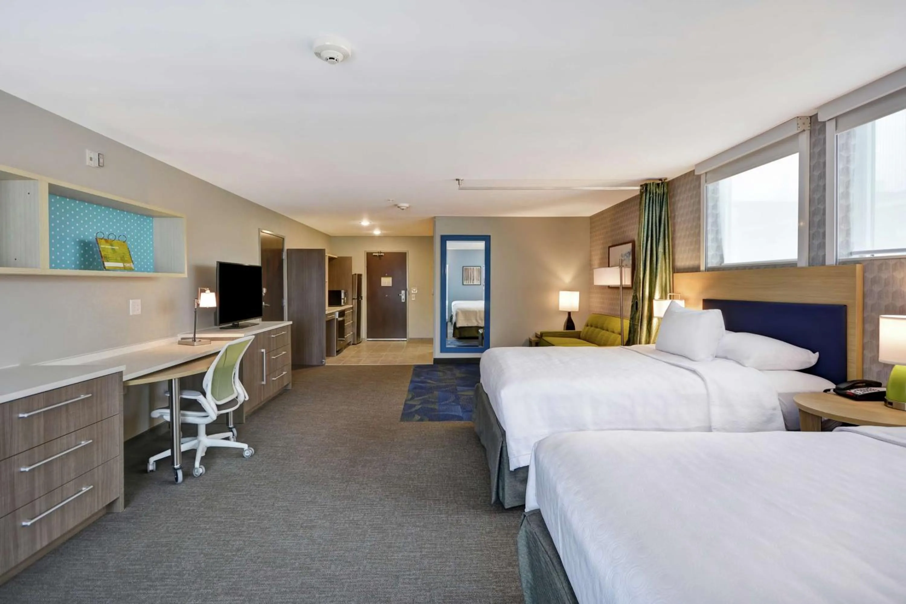 Bedroom, Bed in Home2 Suites By Hilton Grand Rapids North