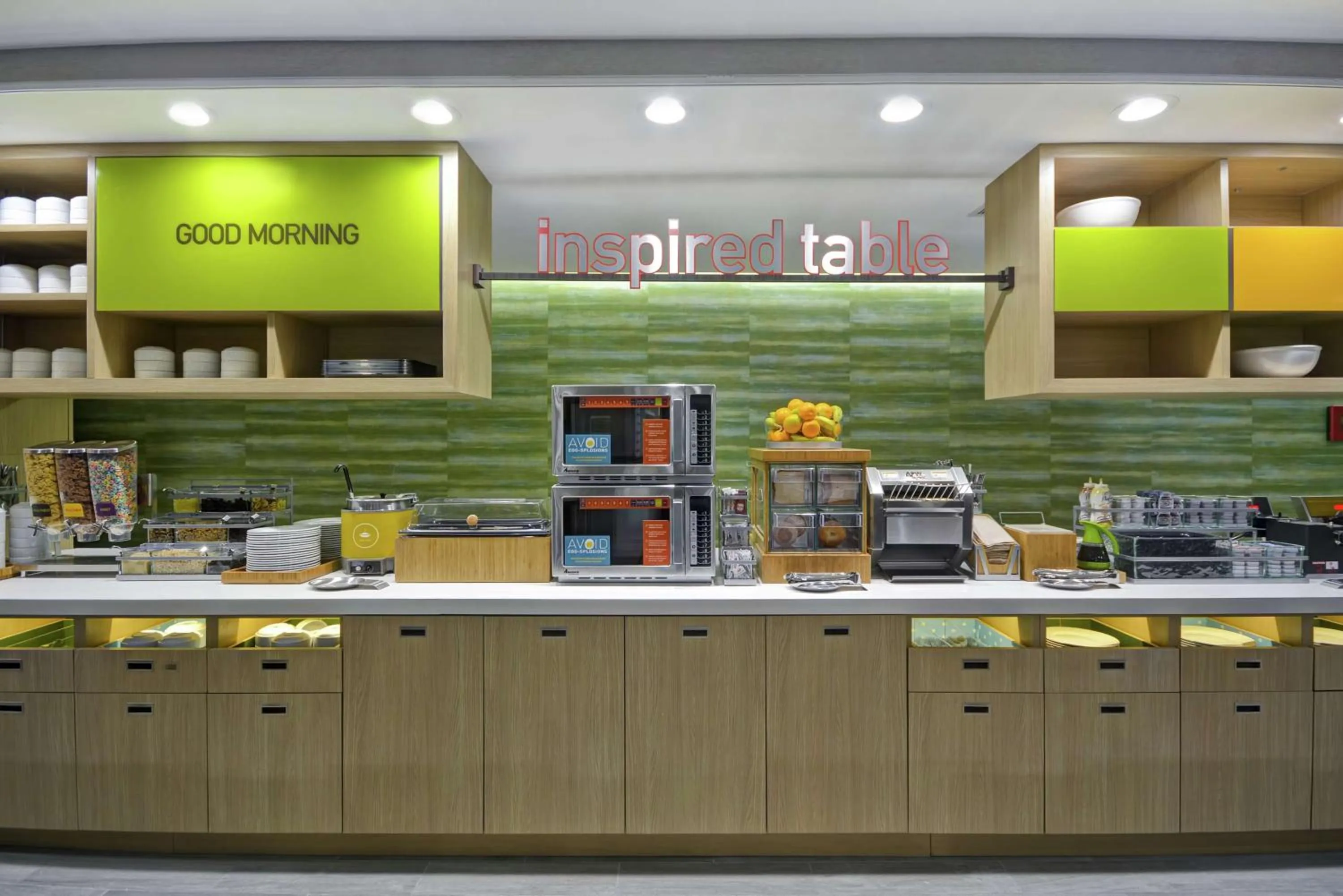 Breakfast in Home2 Suites By Hilton Grand Rapids North